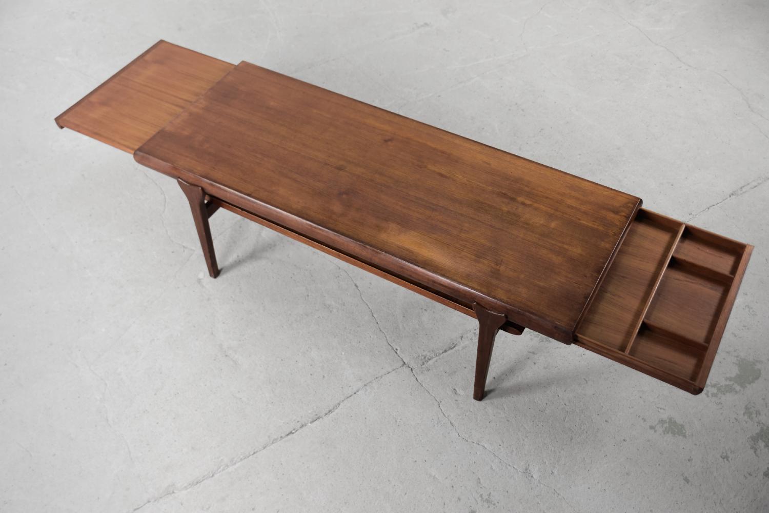 Vintage Mid-century Modern Scandinavian Extendable Teak Coffee Table with Drawer For Sale 4