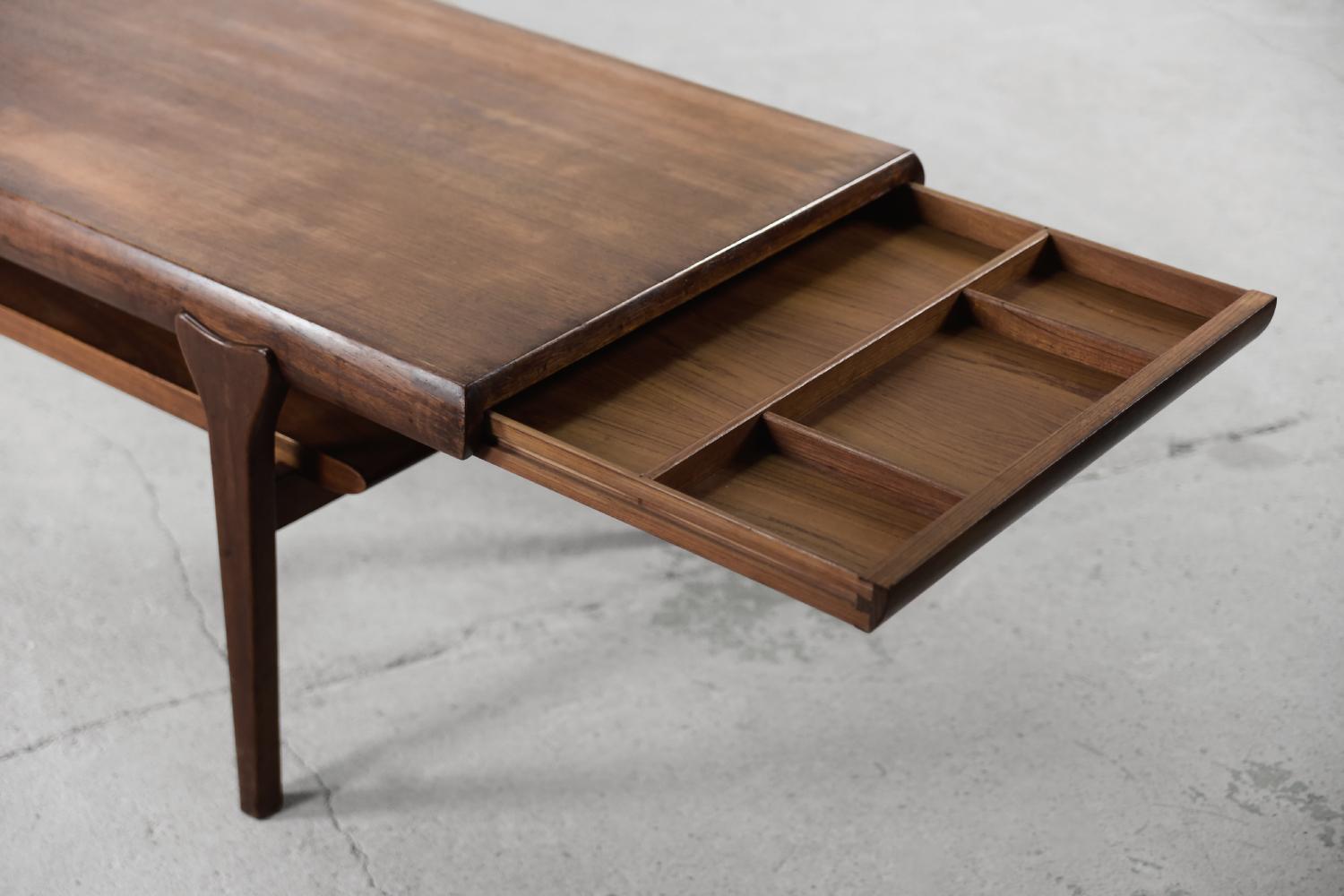 Vintage Mid-century Modern Scandinavian Extendable Teak Coffee Table with Drawer For Sale 3