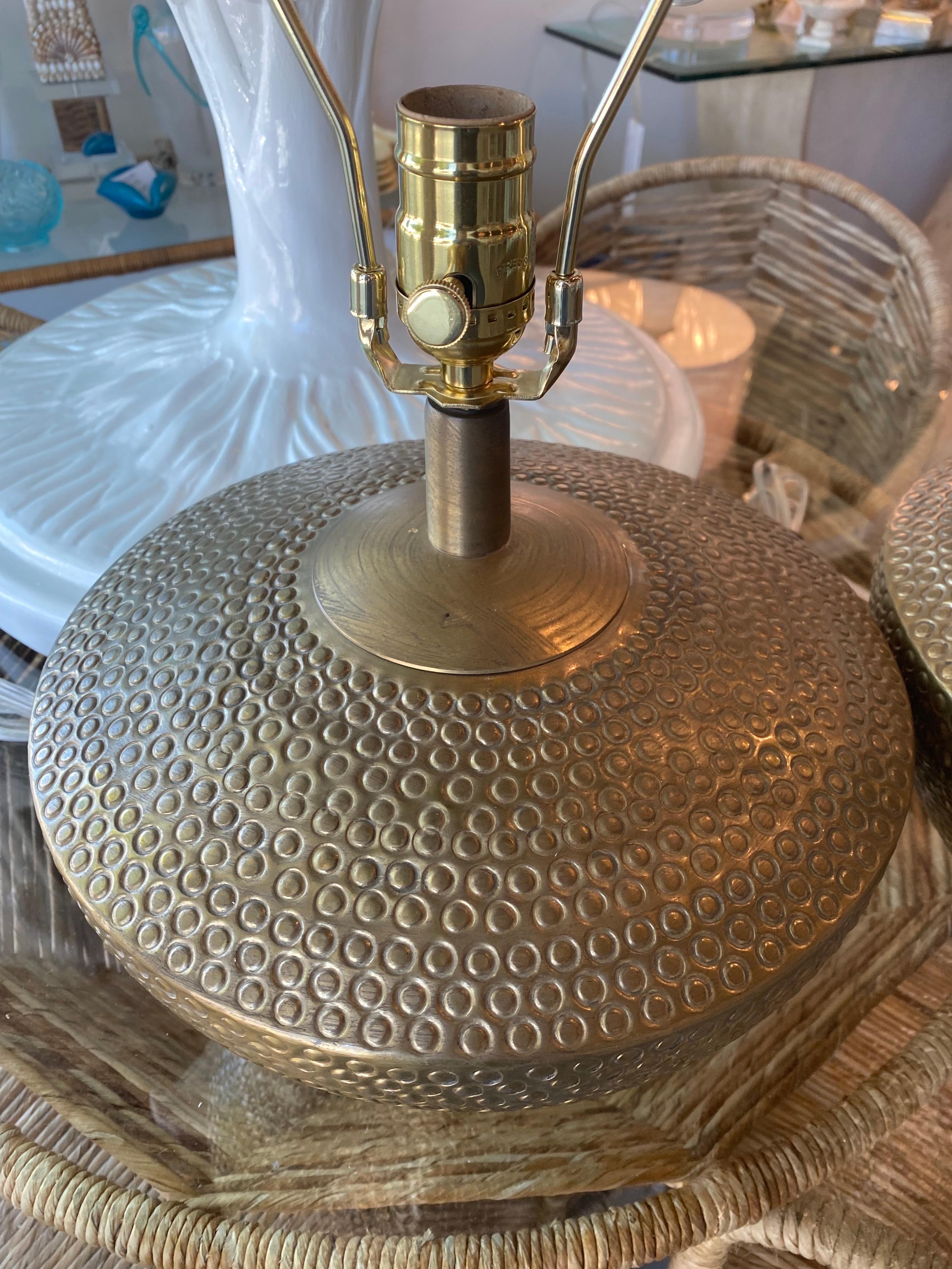 Vintage Mid-Century Modern Pair of Brass Table Lamps Newly Wired & Hardware In Good Condition For Sale In West Palm Beach, FL