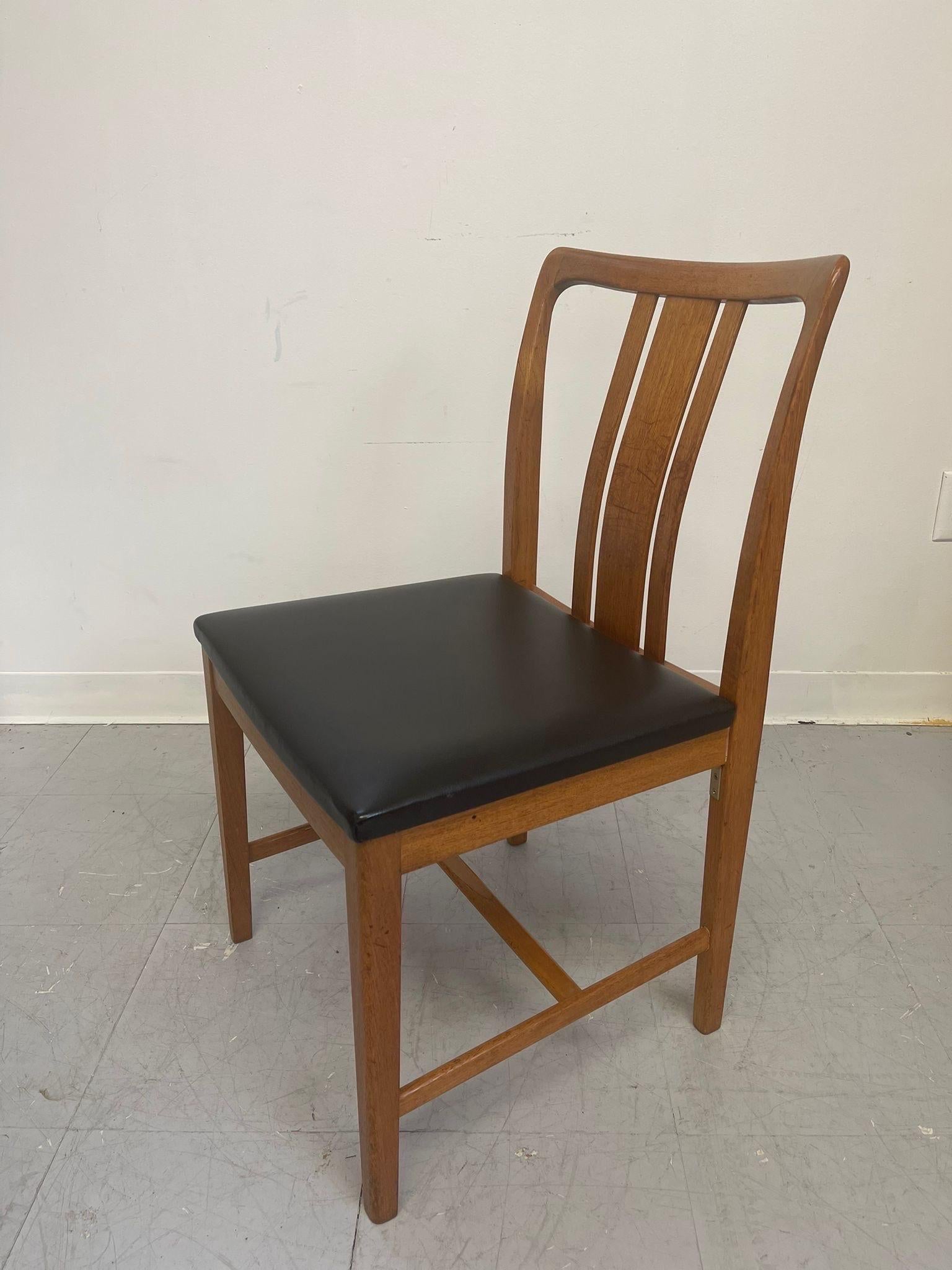 Fabric Vintage Mid Century Modern Pair of Dining Chairs For Sale