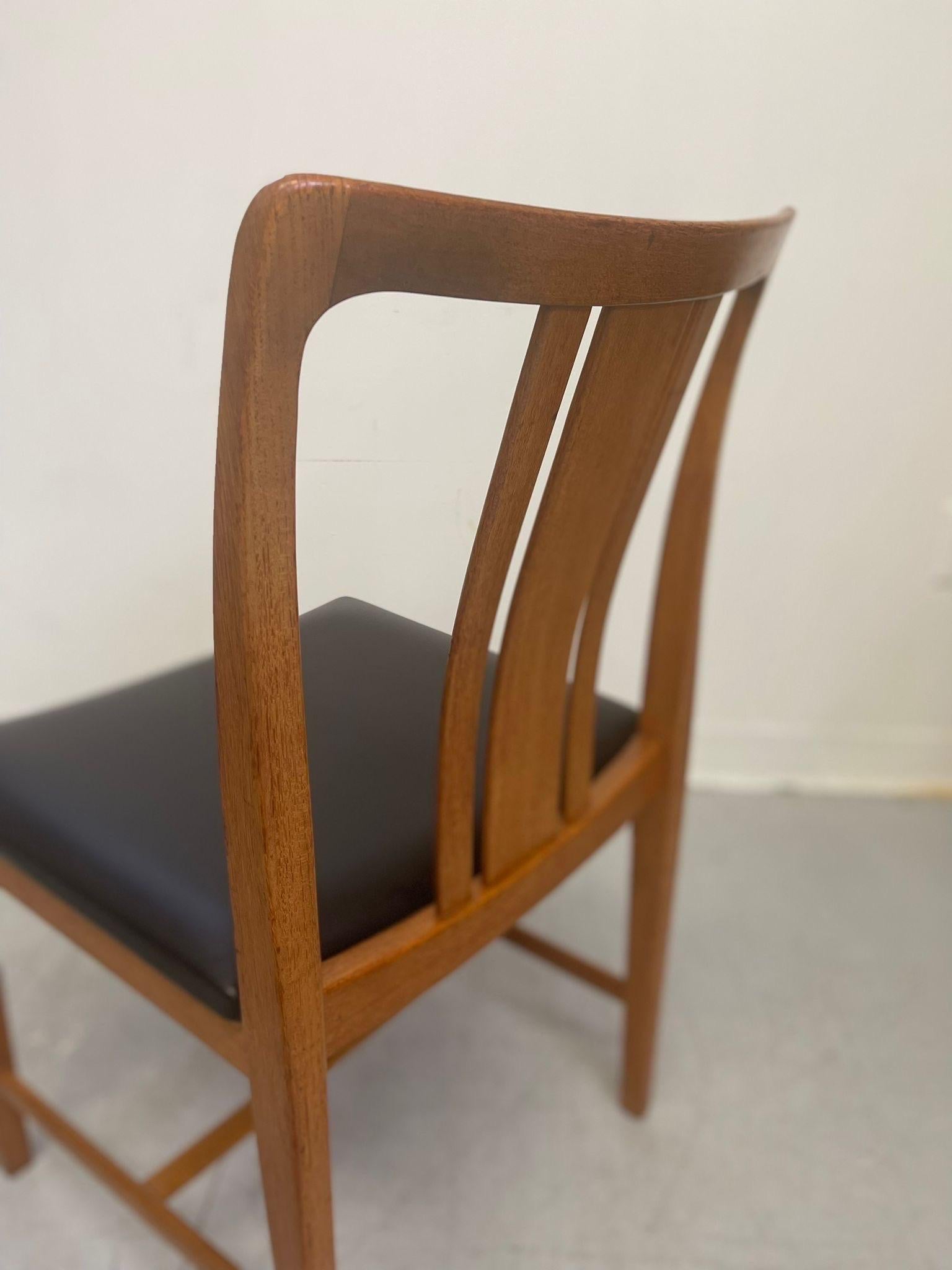 Vintage Mid Century Modern Pair of Dining Chairs For Sale 1