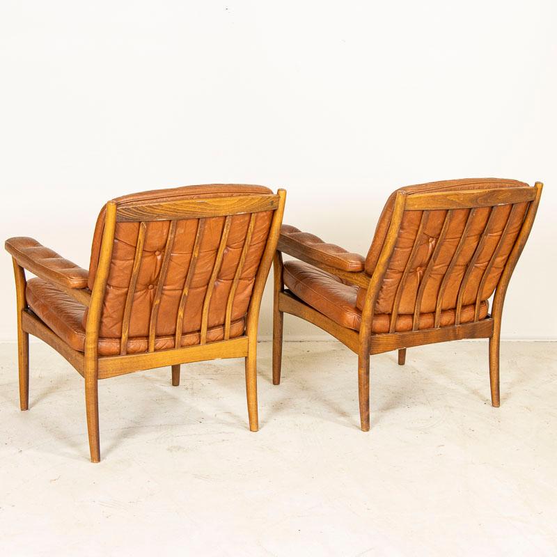 20th Century Vintage Mid-Century Modern Pair of Leather Arm Chairs by Gote Mobel of Sweden