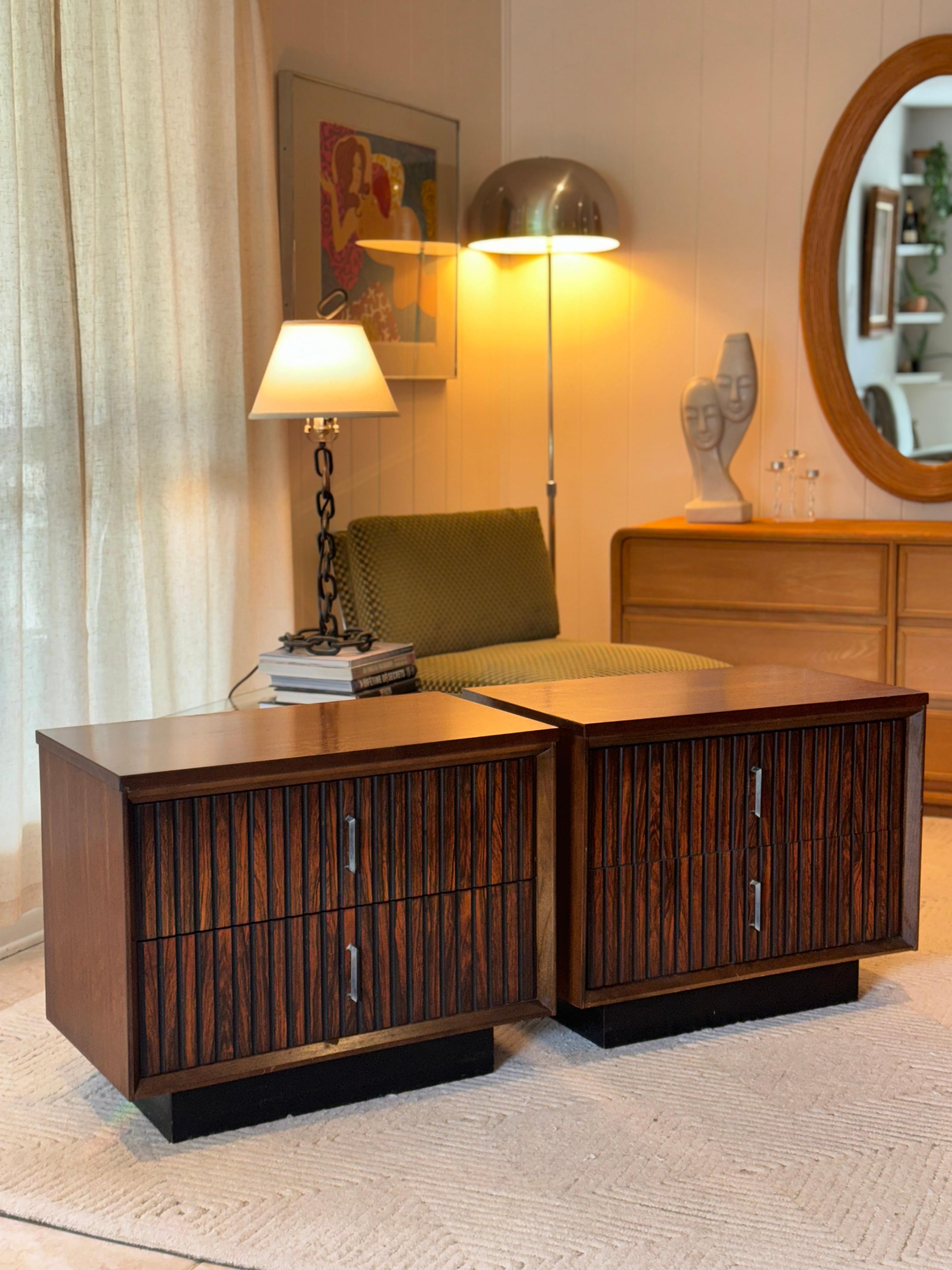 Vintage mid century modern pair of nightstands by Basset Furniture Co. 6