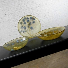 Vintage Mid-Century Modern Pair of Plastic Bowls & Tray Blue Flowers Gold Leaves