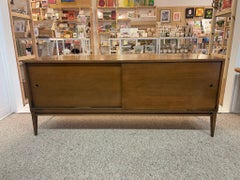 Vintage Mid Century Modern Paul McCobb Planner Group Sliding Door Credenza
