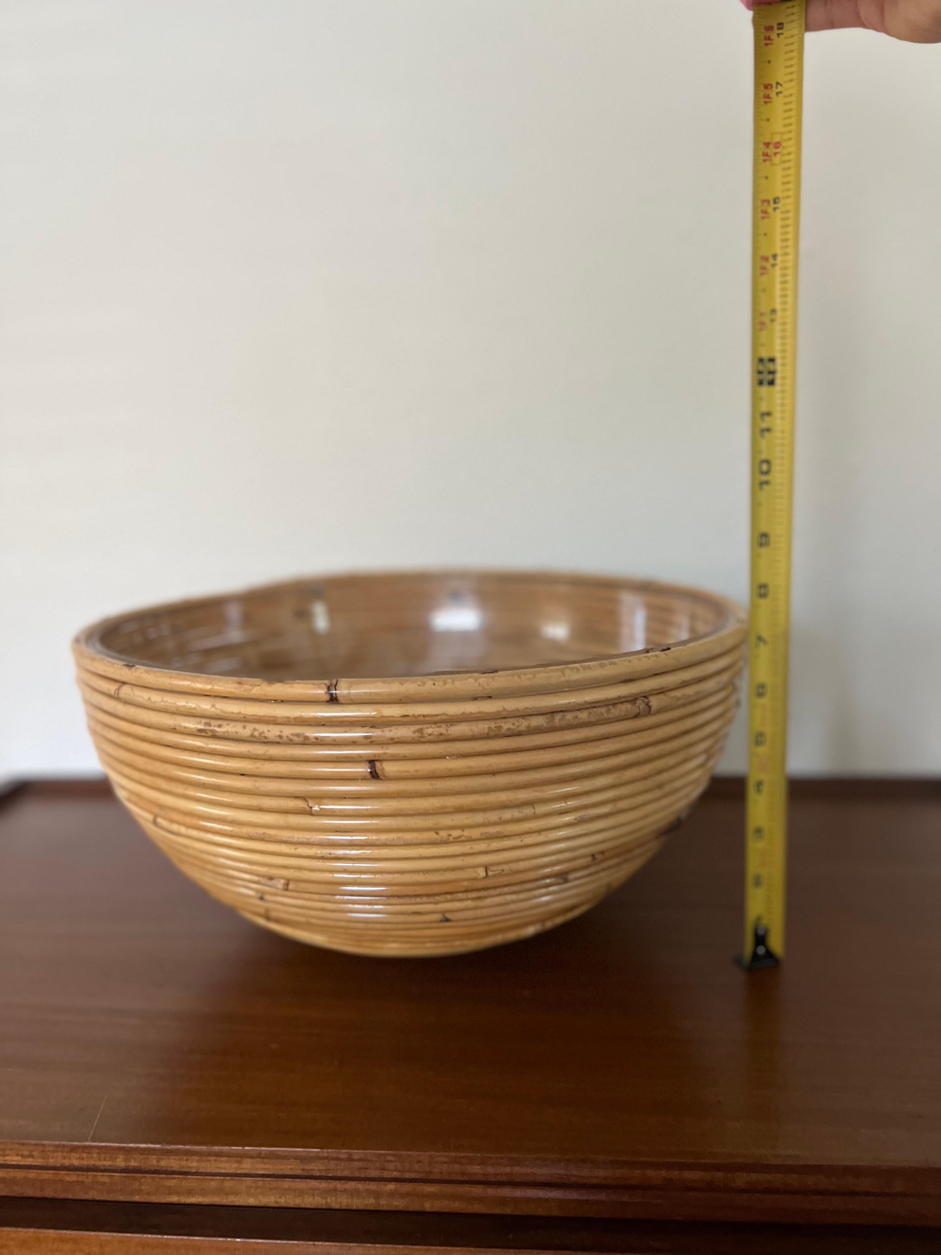 Bambou Vintage Mid-Century Modern Pencil Reed Bowl (anglais) en vente