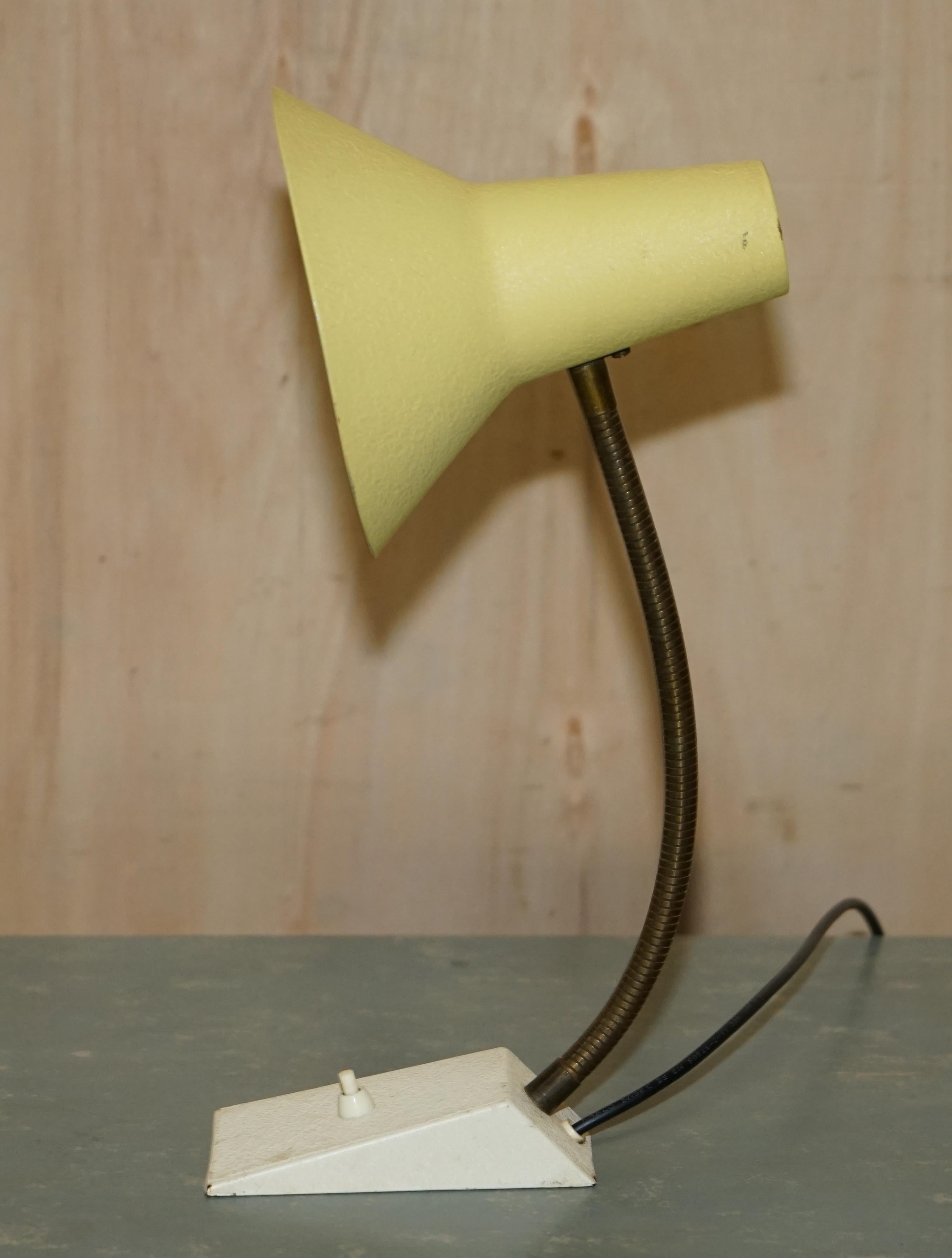 VINTAGE LÁMPARA DE ESCRITORIO PHILIPS MODERNA DEL SIGLO XX COLECCIONABLE Y COOL en venta 2