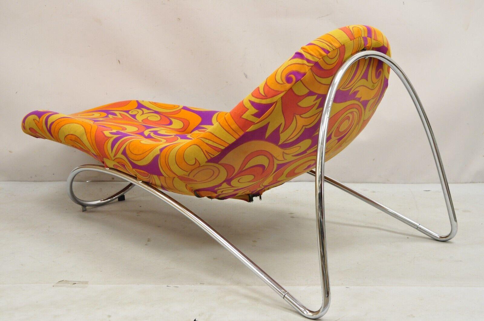 Vintage Mid Century Modern Pierre Paulin Style Groovy Wave Chrome Chaise Lounge In Good Condition For Sale In Philadelphia, PA