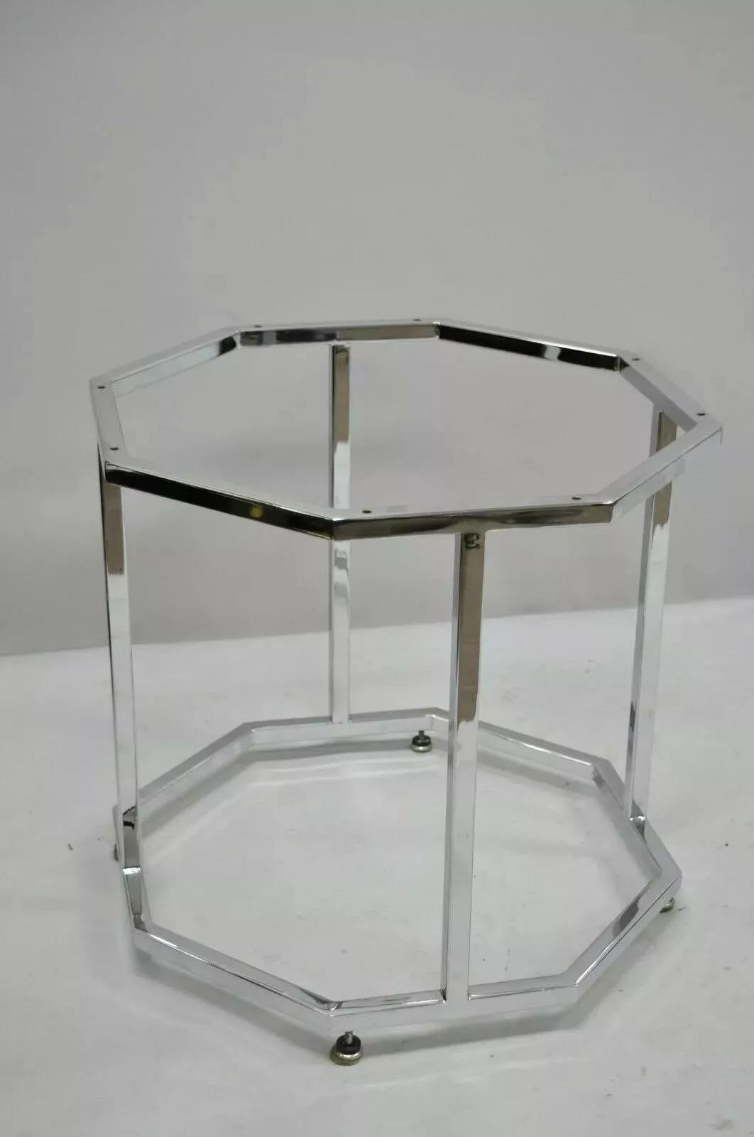 Vintage Mid Century Modern Polierte Chrom Metall Oktagon Akzent Beistelltisch Basis (Moderne der Mitte des Jahrhunderts) im Angebot