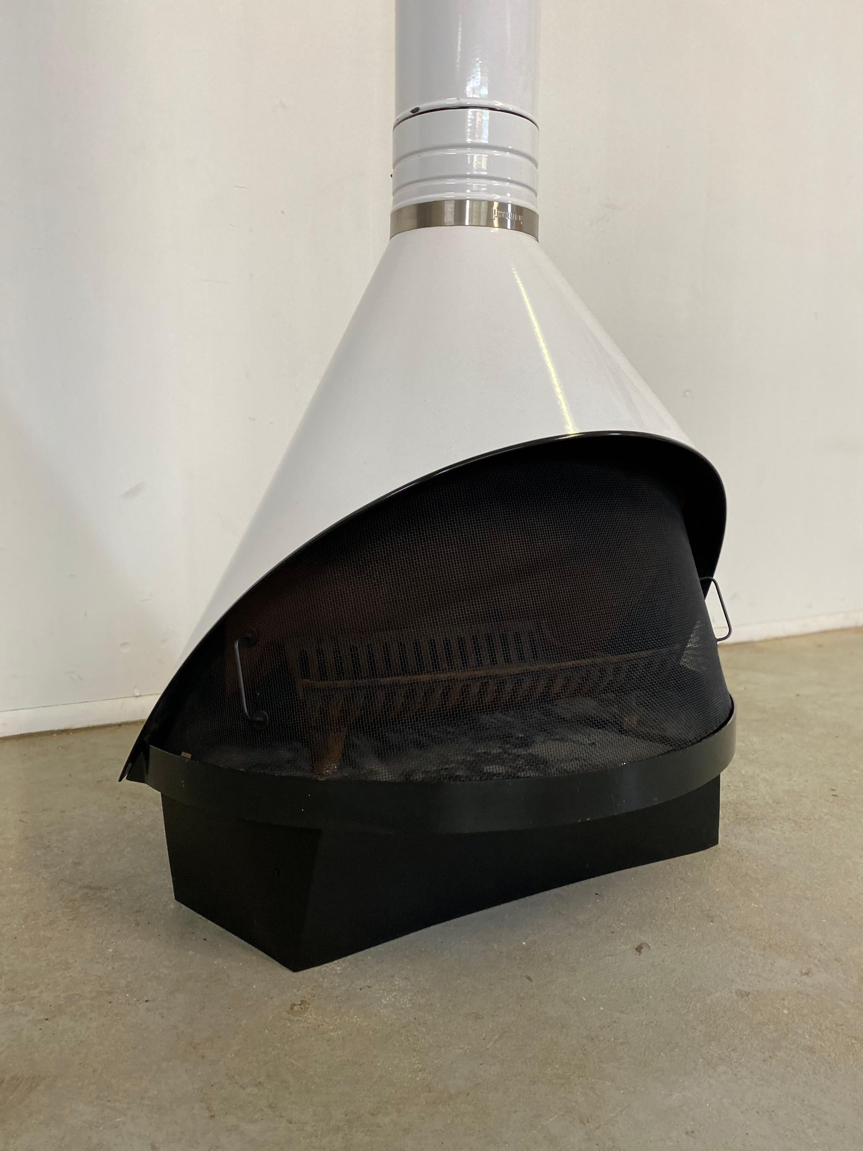 Vintage Mid-Century Modern Preway Fireplace Artic White In Good Condition In Wilmington, DE
