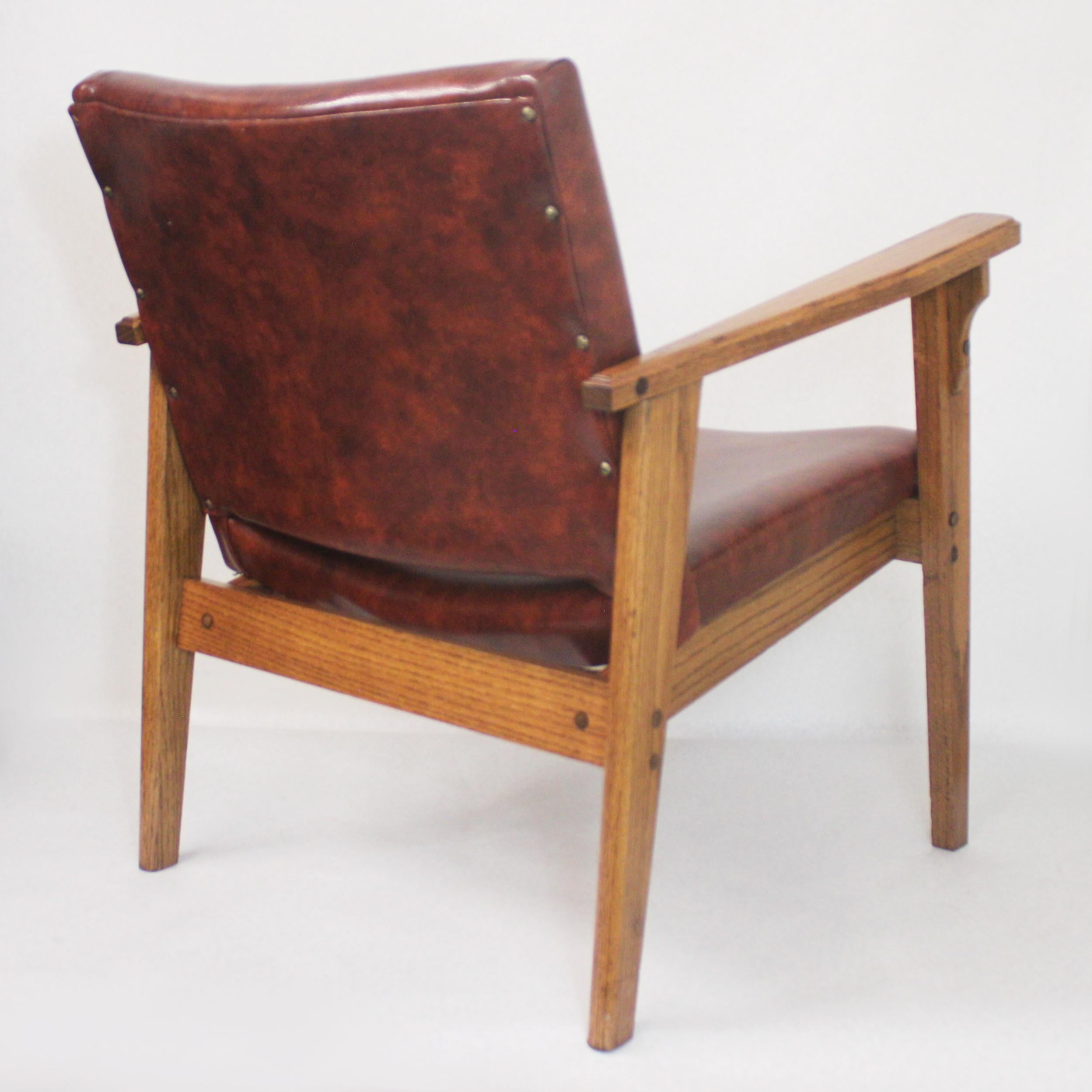 Vintage Mid-Century Modern Ranch Oak Side Chairs from Yellowstone National Park In Excellent Condition In Lafayette, IN