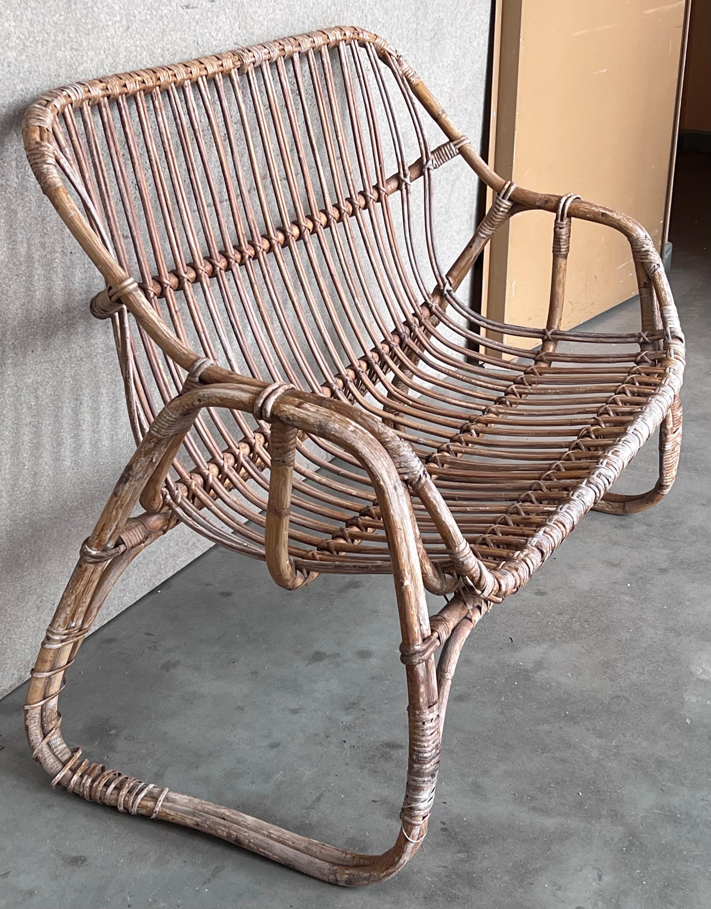 Vintage Mid-Century Modern Rattan and Bamboo Love Seat or Sofa, 1960s In Good Condition For Sale In Miami, FL