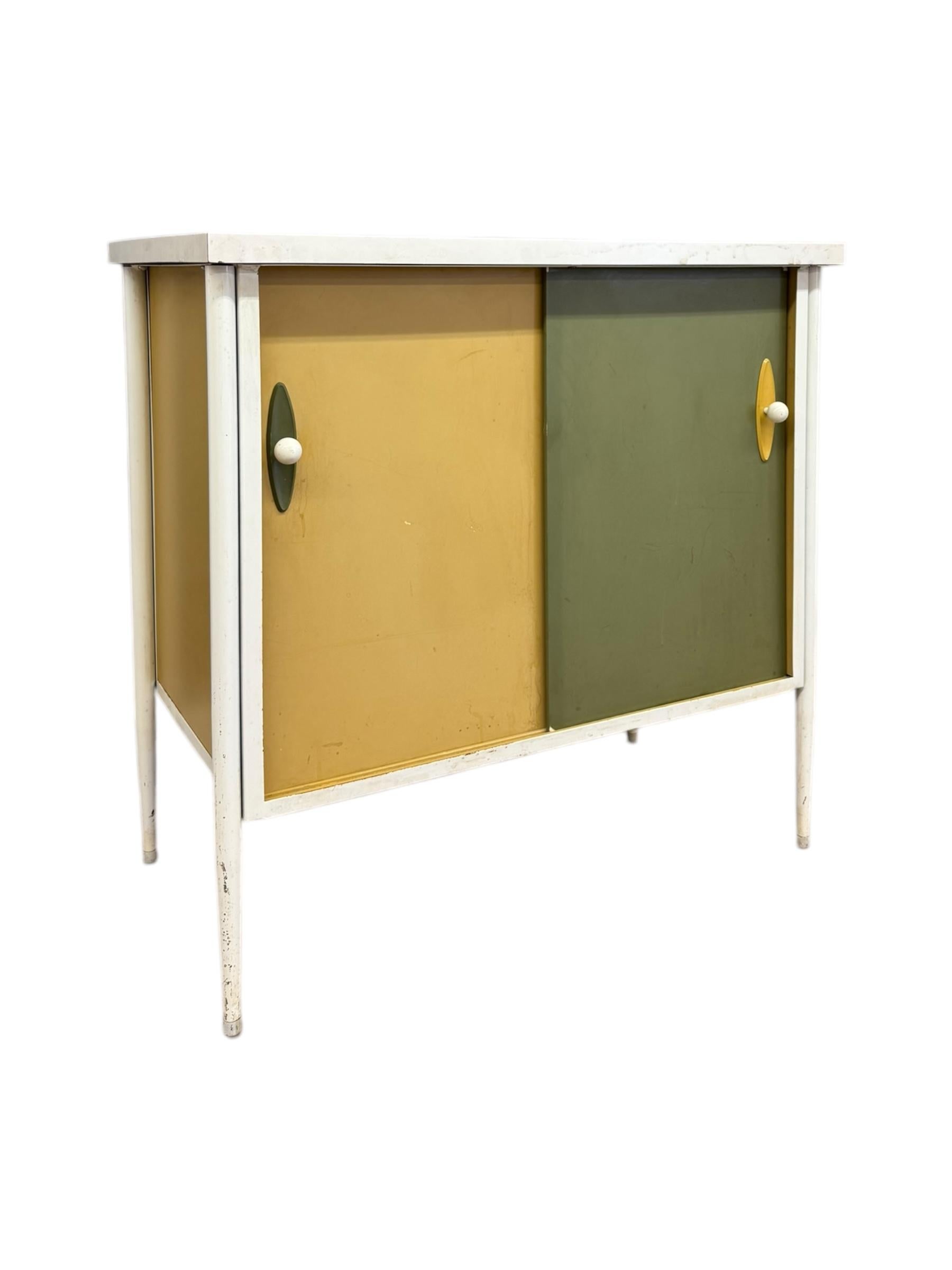 Fine XX secolo Mobile portadischi o credenza d'epoca della metà del secolo scorso nello stile di George Nelson in vendita