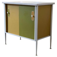 Vintage Mid-Century Modern Record Cabinet Scaffale rimovibile con cornice in acciaio