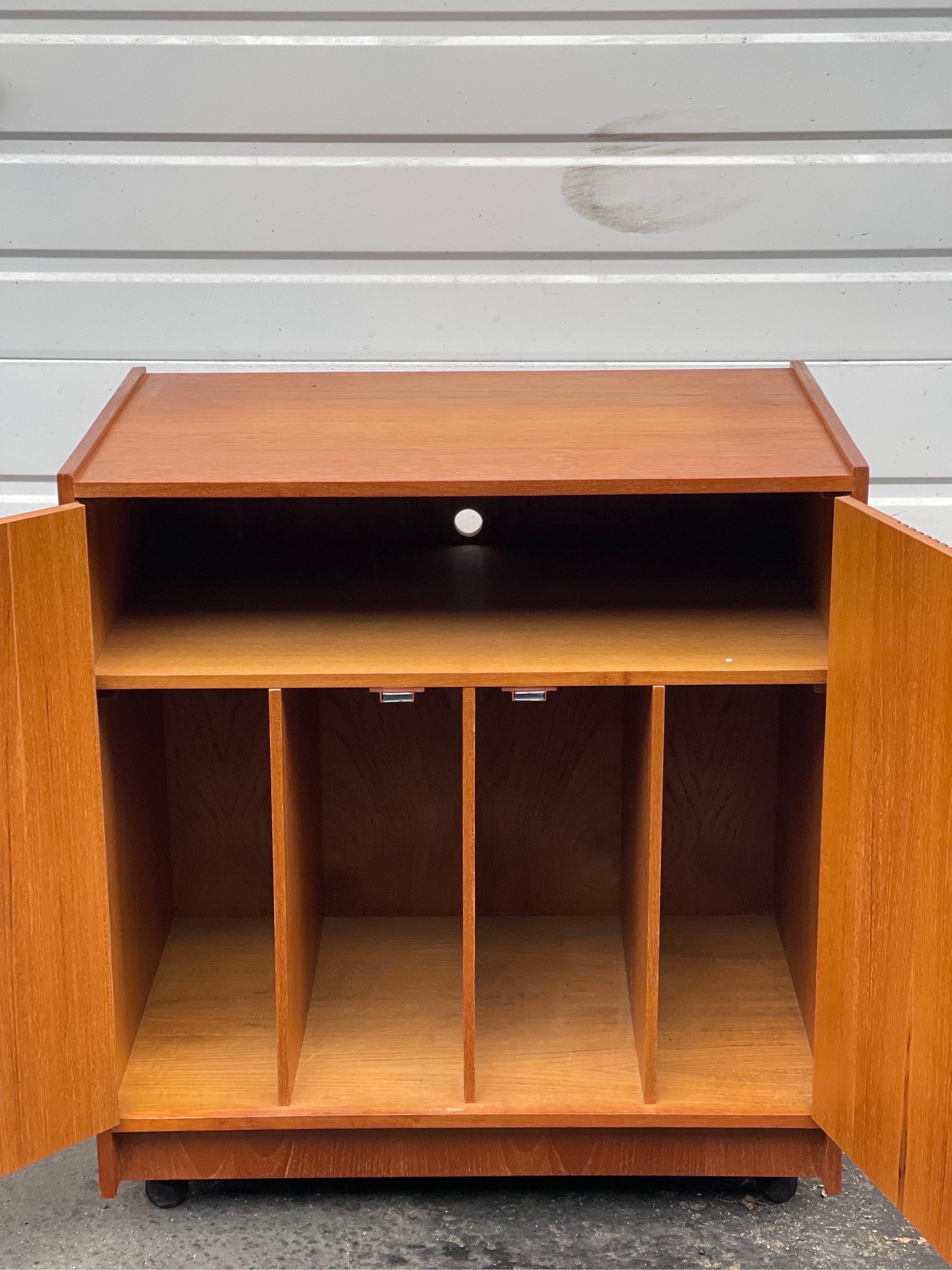 Vintage Mid-Century Modern Record Cabinet with Casters, Uk Import 2