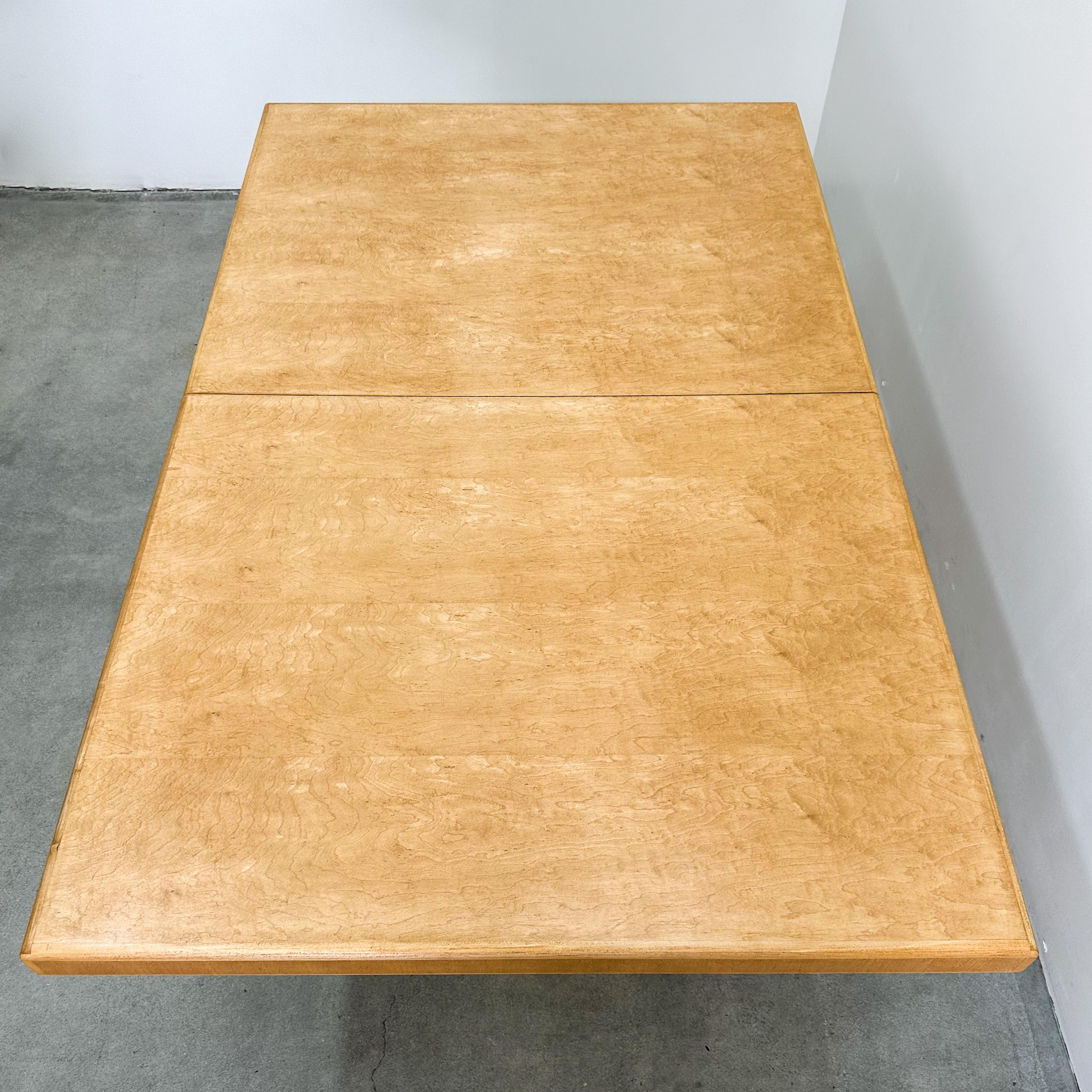 Table de salle à manger Vintage Mid-Century Modern Rectangle et base en laiton en vente 2