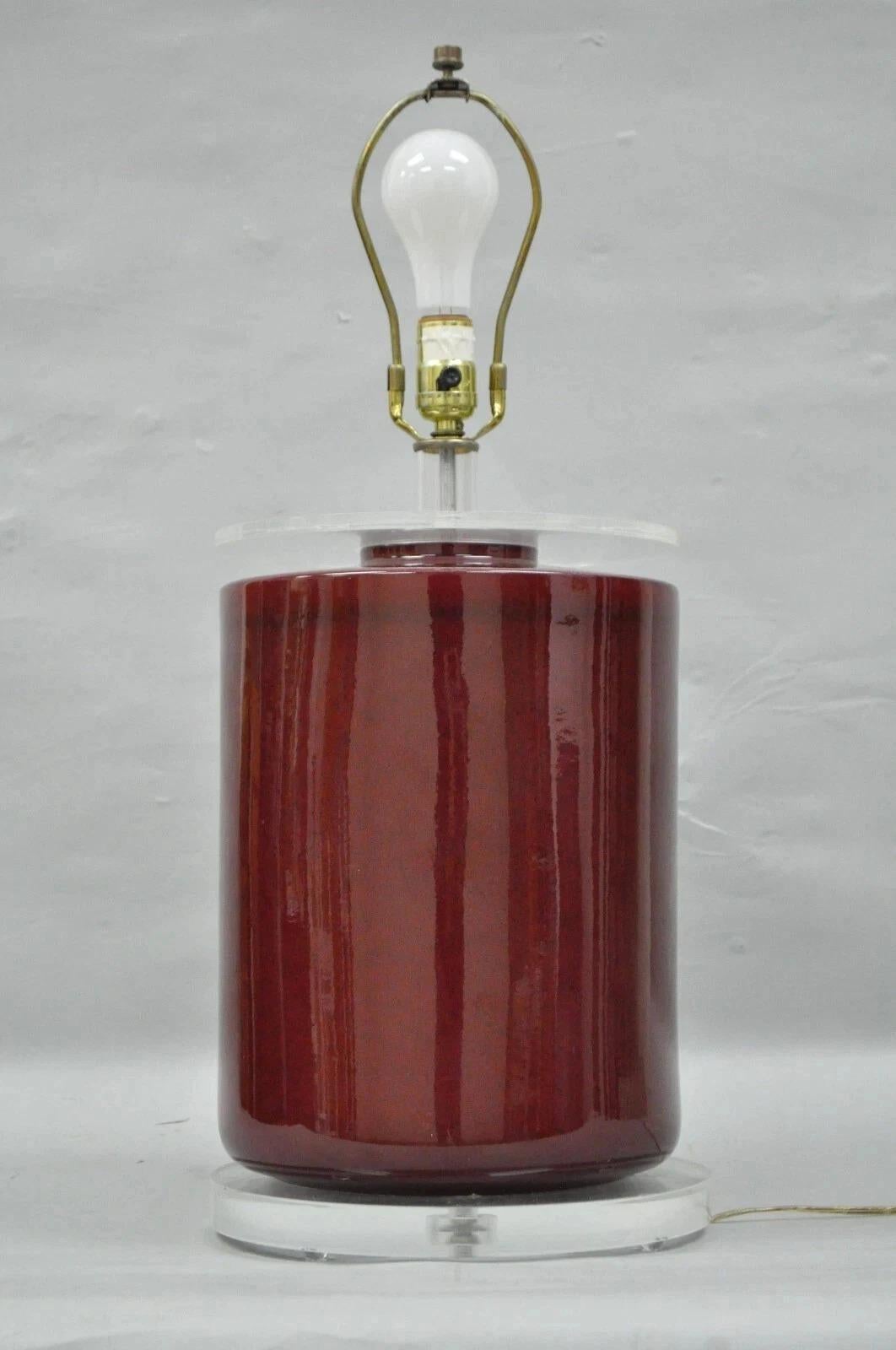 Vintage Mid Century Modern Red Ceramic Cylinder & Lucite Modernist Table Lamp For Sale 4