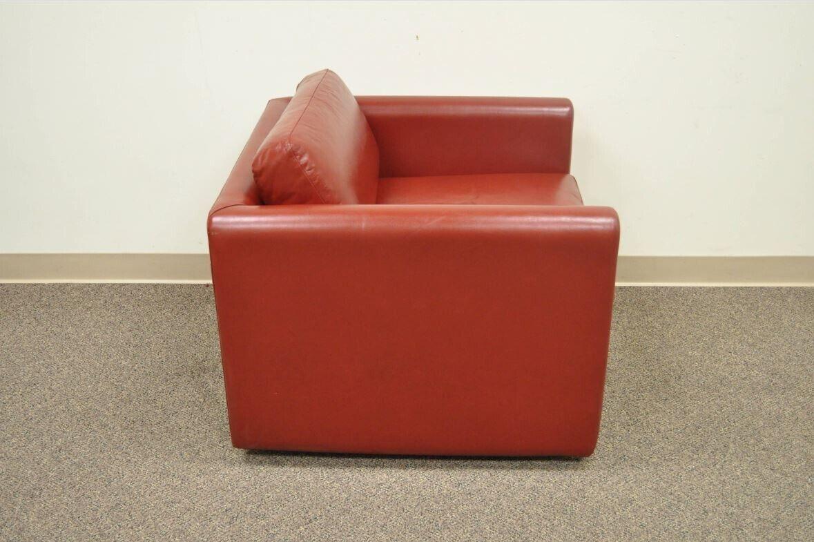 Vintage Mid-Century Modern Red Leather Cube Club Lounge Chair on Casters In Good Condition For Sale In Philadelphia, PA
