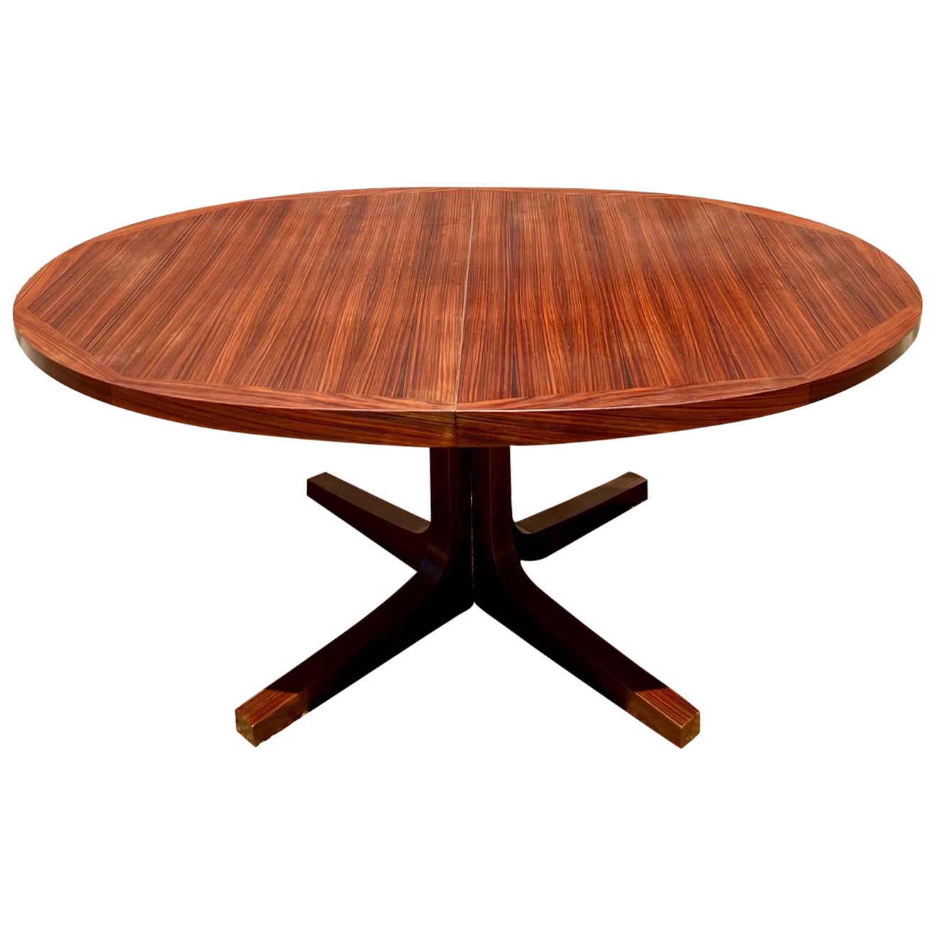 Vintage Mid-Century Modern Rosewood Oval Pedestal Dining Table with Leaves