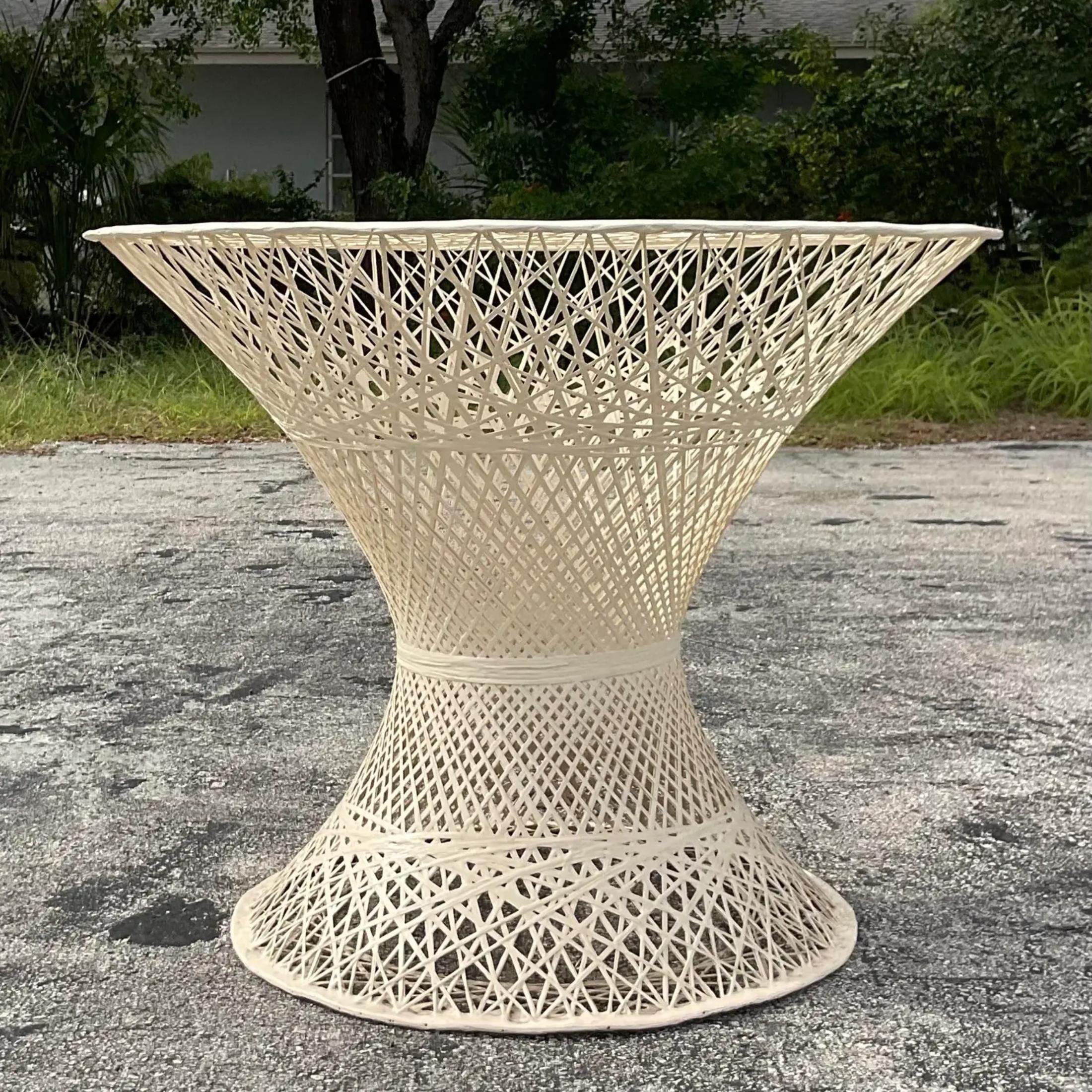 Vintage Mid-Century Modern Russell Woodard Tavolo da pranzo in fibra di vetro filata con piedistallo in vendita 2