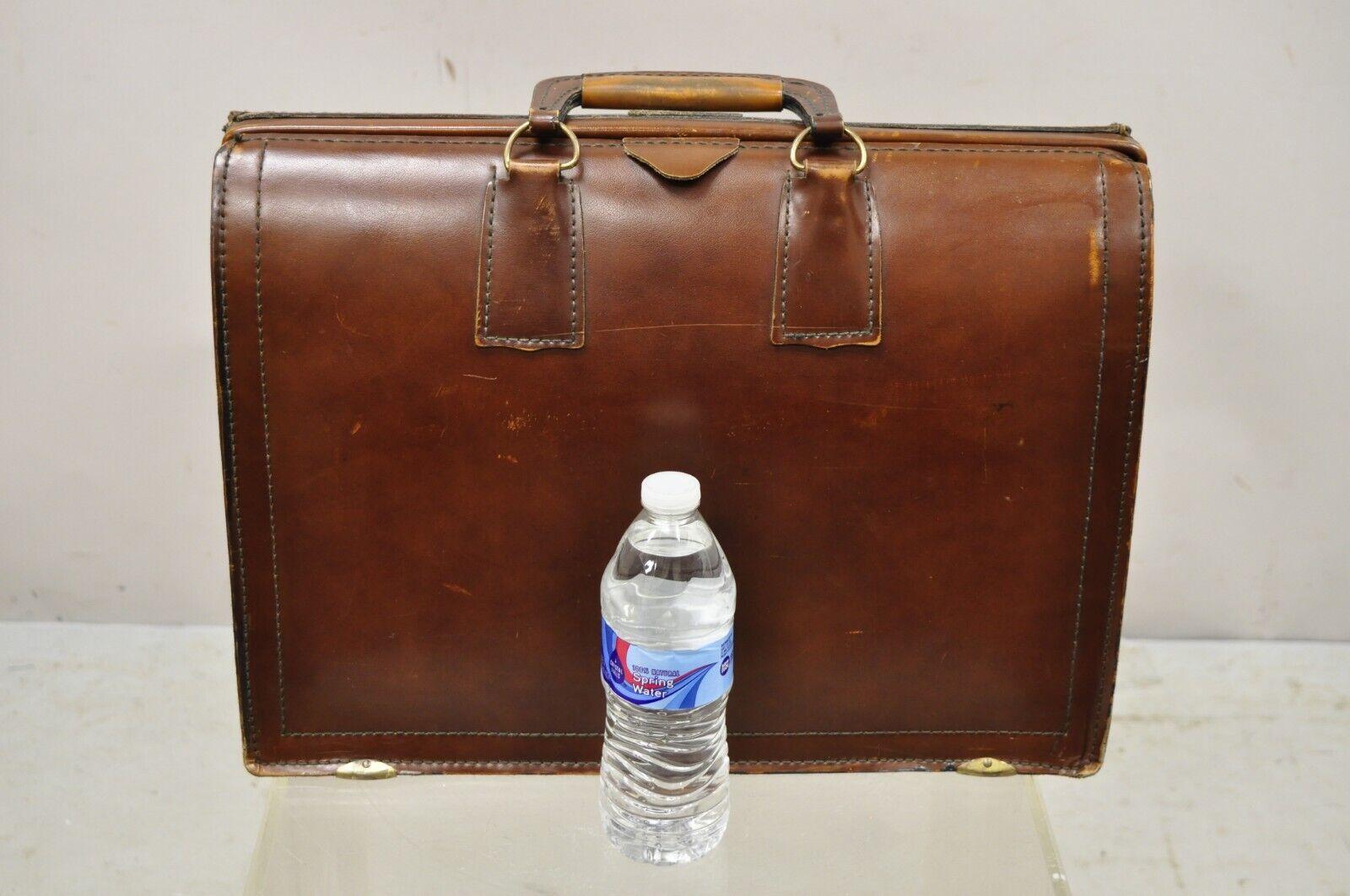 Vintage Mid-Century Modern Saddle Leather Briefcase Case by Lion Leather Prods For Sale 6