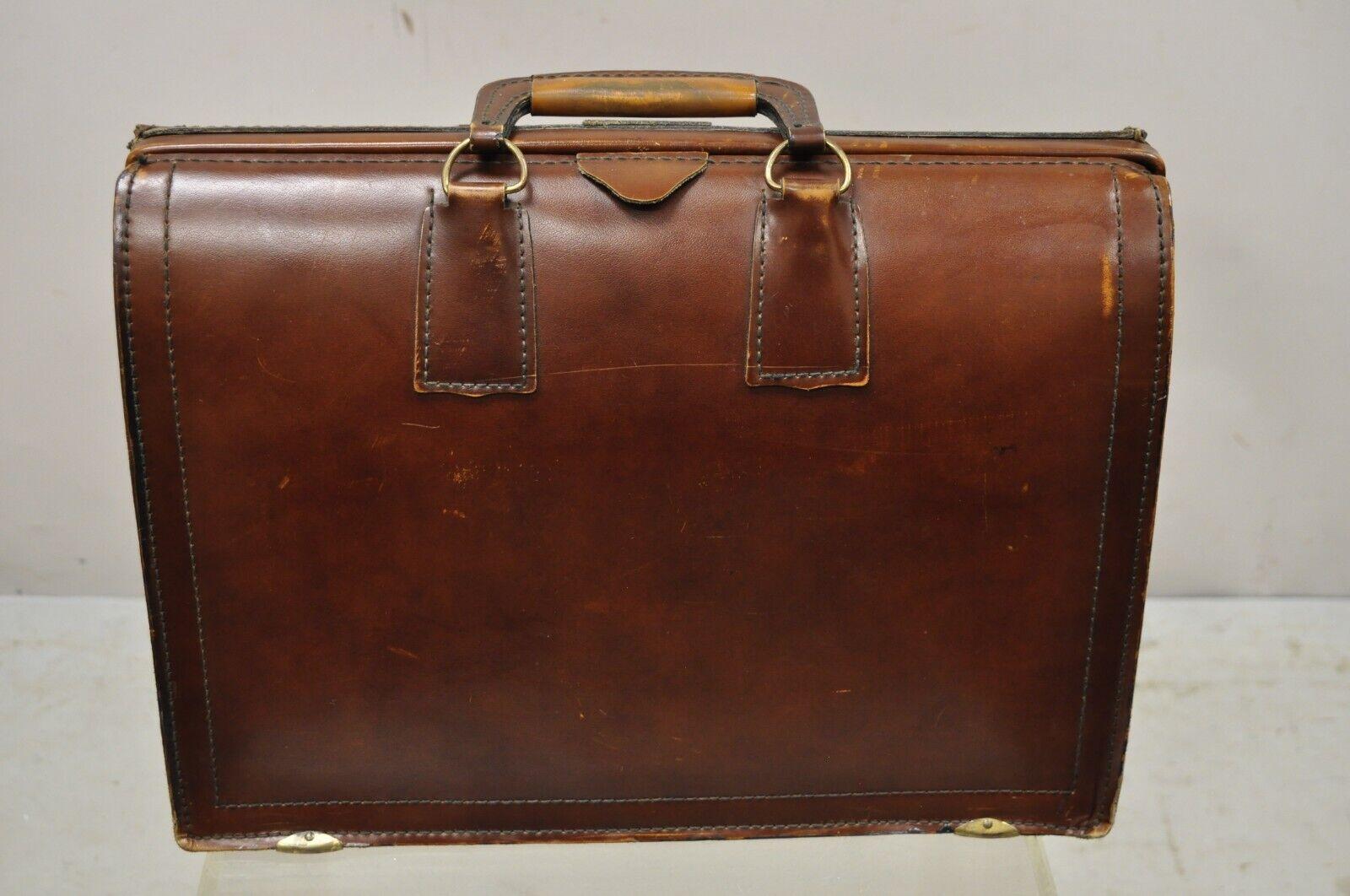 Vintage Mid-Century Modern Saddle Leather Briefcase Case by Lion Leather Prods For Sale 8