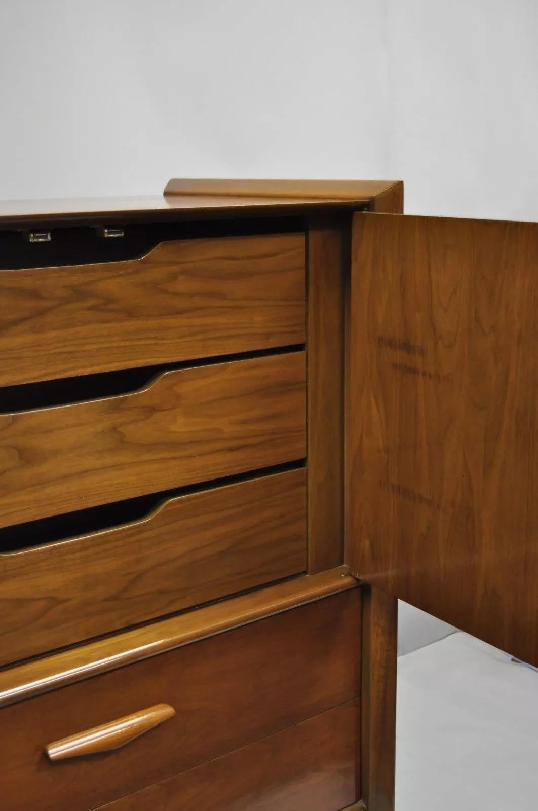 Vintage Mid Century Modern Sculpted Angled Walnut Highboy Tall Chest Dresser For Sale 5