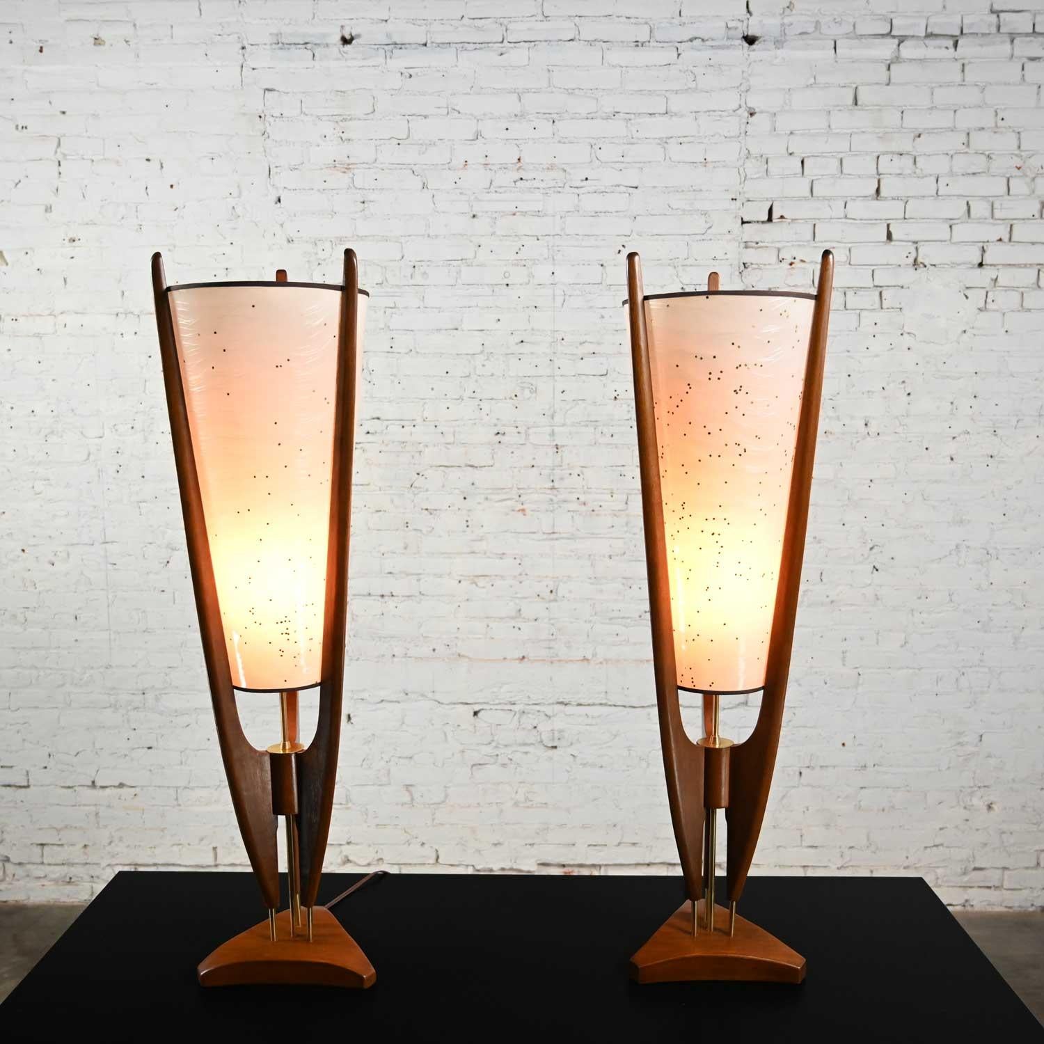 Vintage Mid Century Modern Sculpted Cone Table Lamps Arthur Jacobs for Modeline 2
