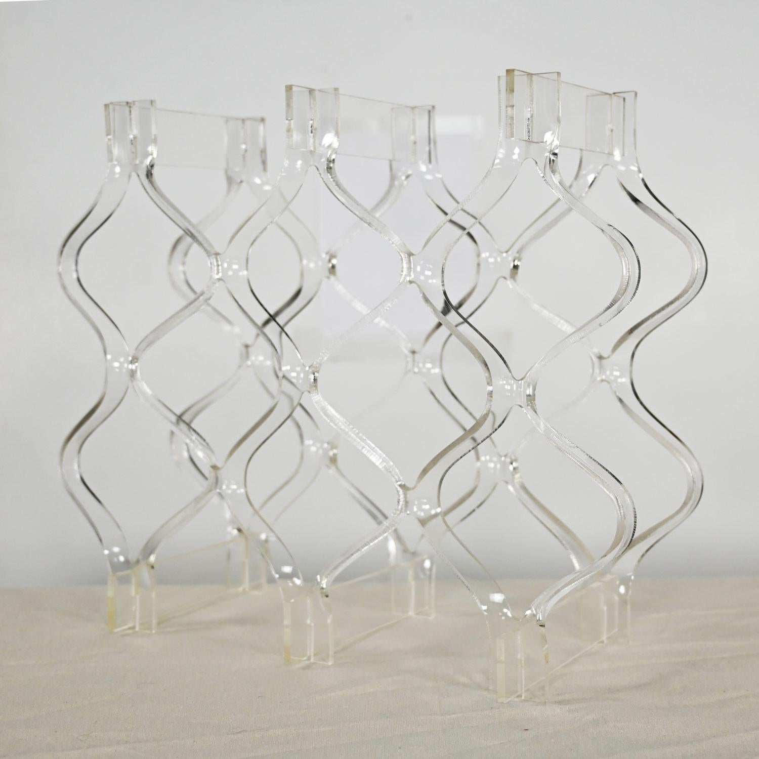 Vintage Mid-Century Modern Sculpted Lucite or Plexiglass Wine Rack For Sale 8