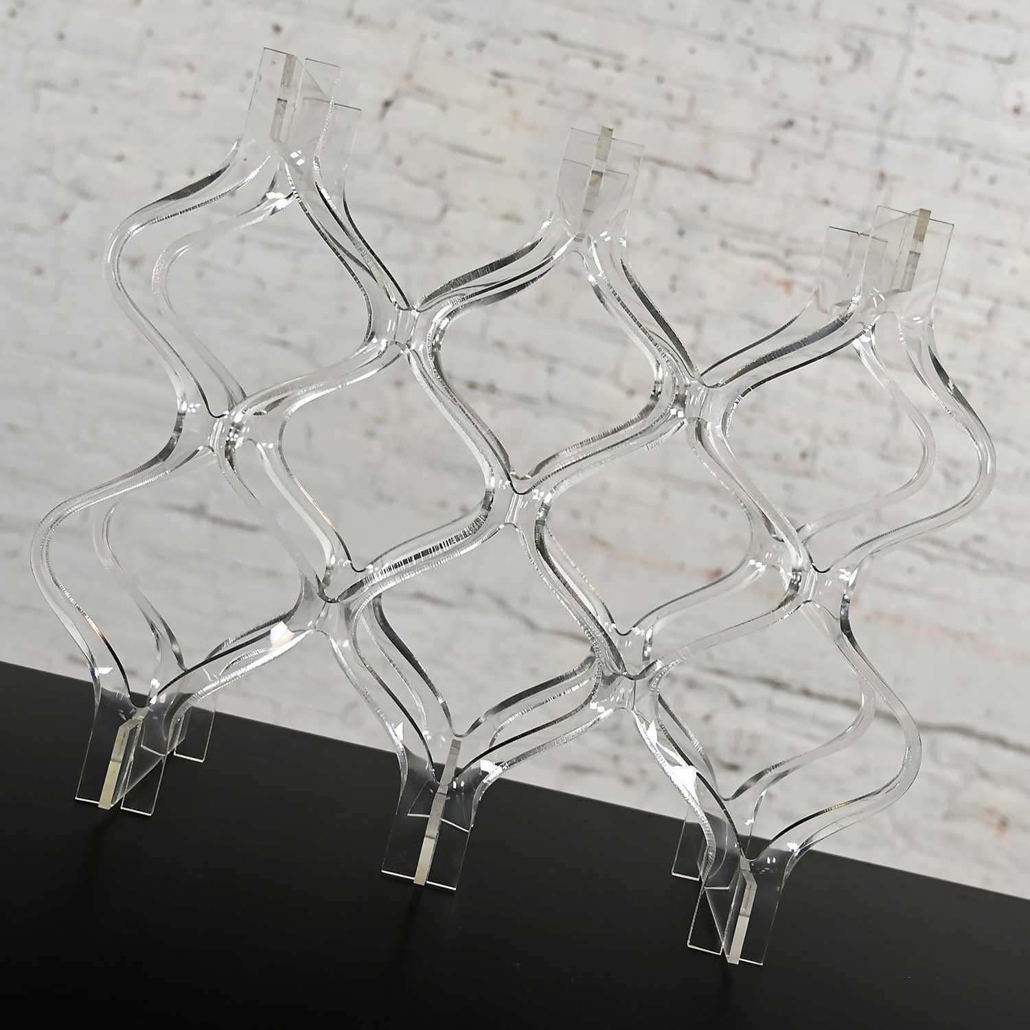Unknown Vintage Mid-Century Modern Sculpted Lucite or Plexiglass Wine Rack For Sale