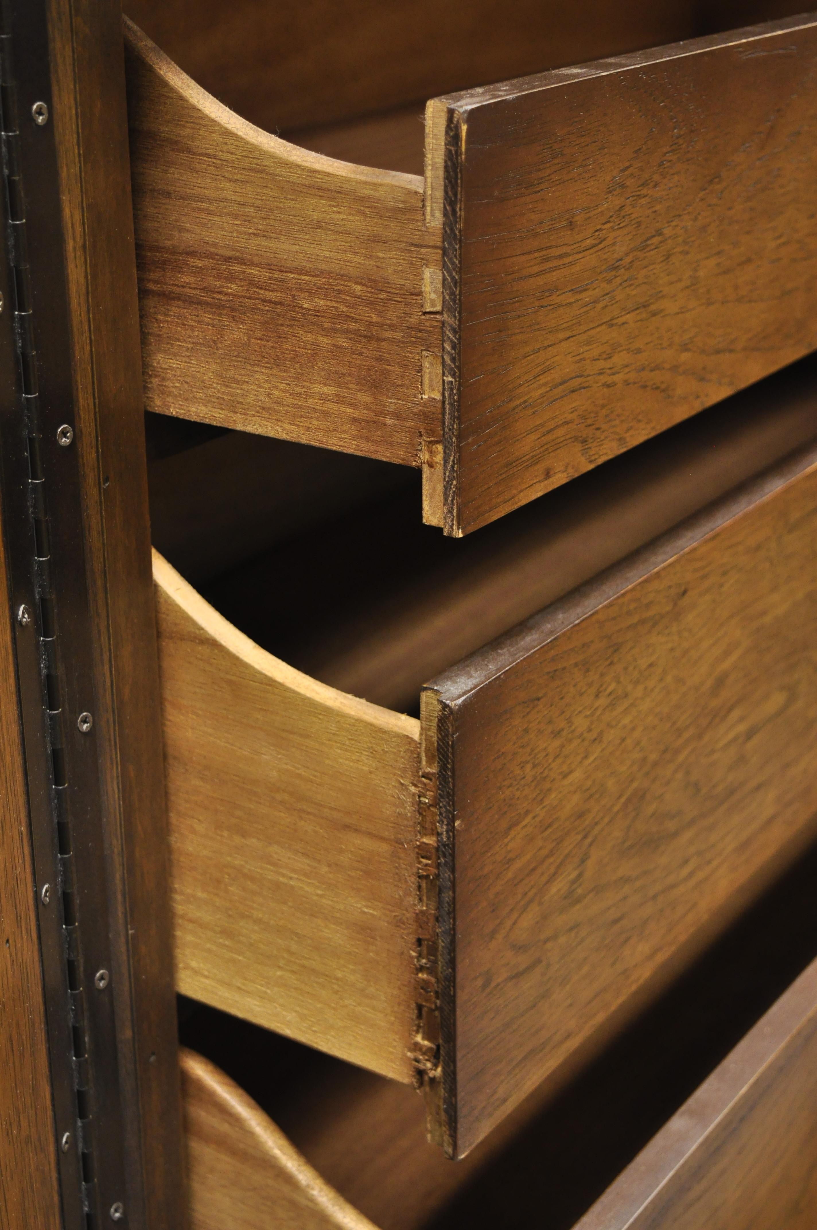 Noyer Vintage Mid-Century Modern Sculptured Walnut Tall Chest Dresser Armoire Cabinet en vente