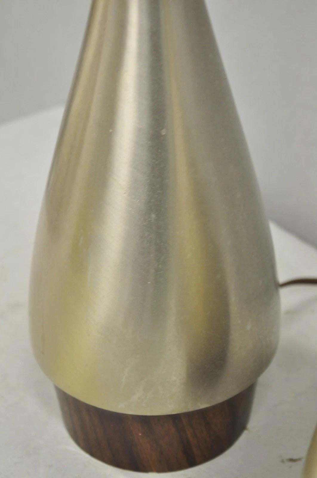 Lampes de table en métal brossé vintage et moderne du milieu du siècle par Laurel - Paire en vente 4