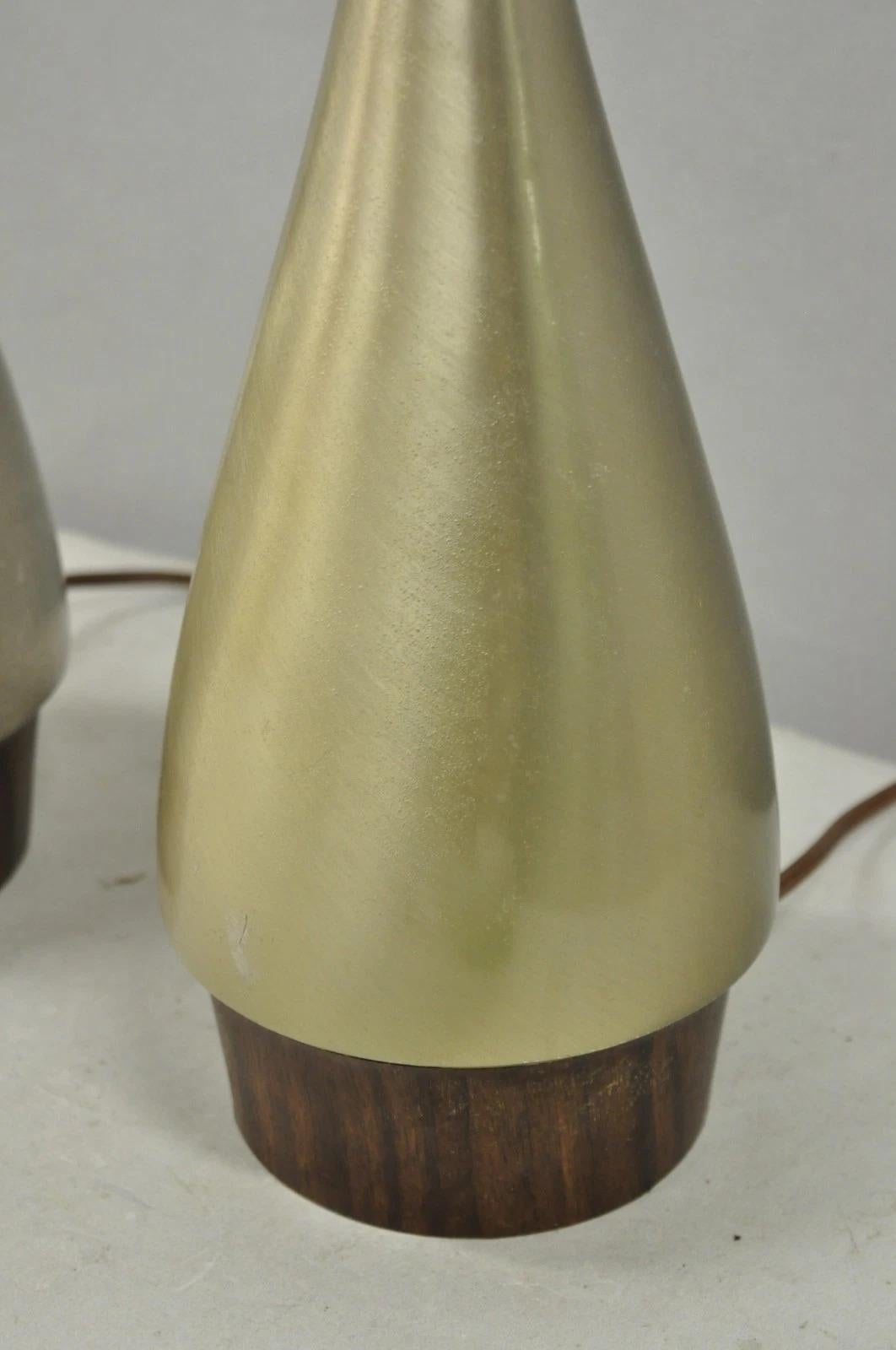 Métal Lampes de table en métal brossé vintage et moderne du milieu du siècle par Laurel - Paire en vente