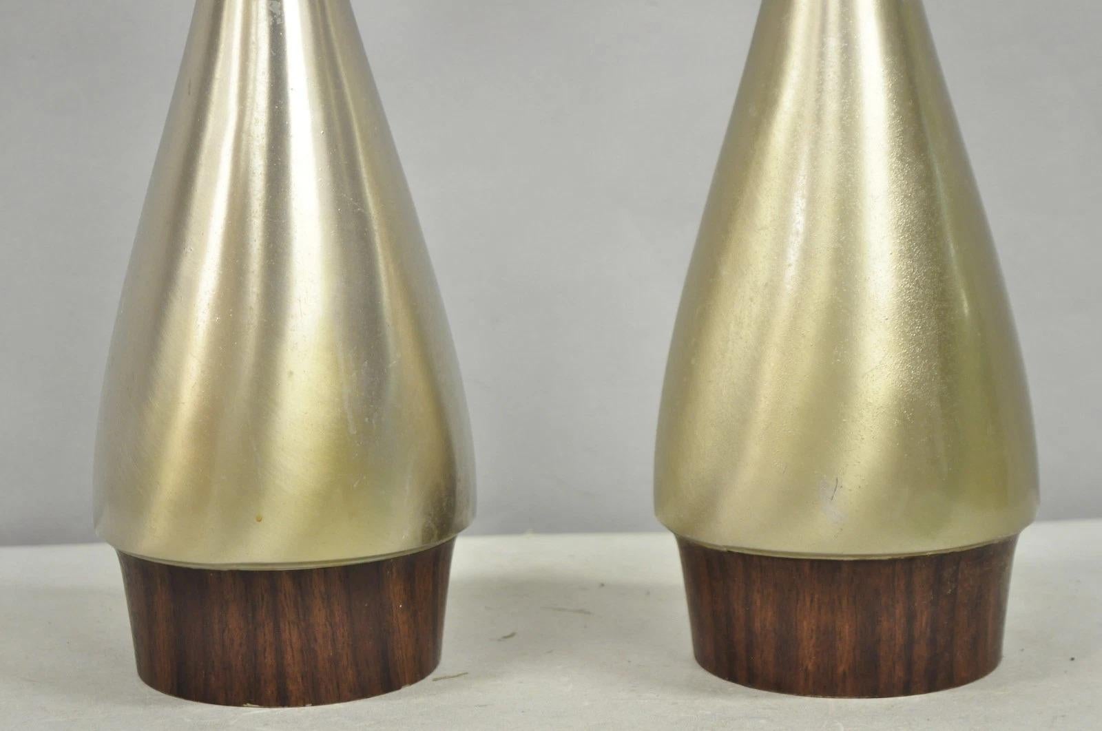 Lampes de table en métal brossé vintage et moderne du milieu du siècle par Laurel - Paire en vente 1