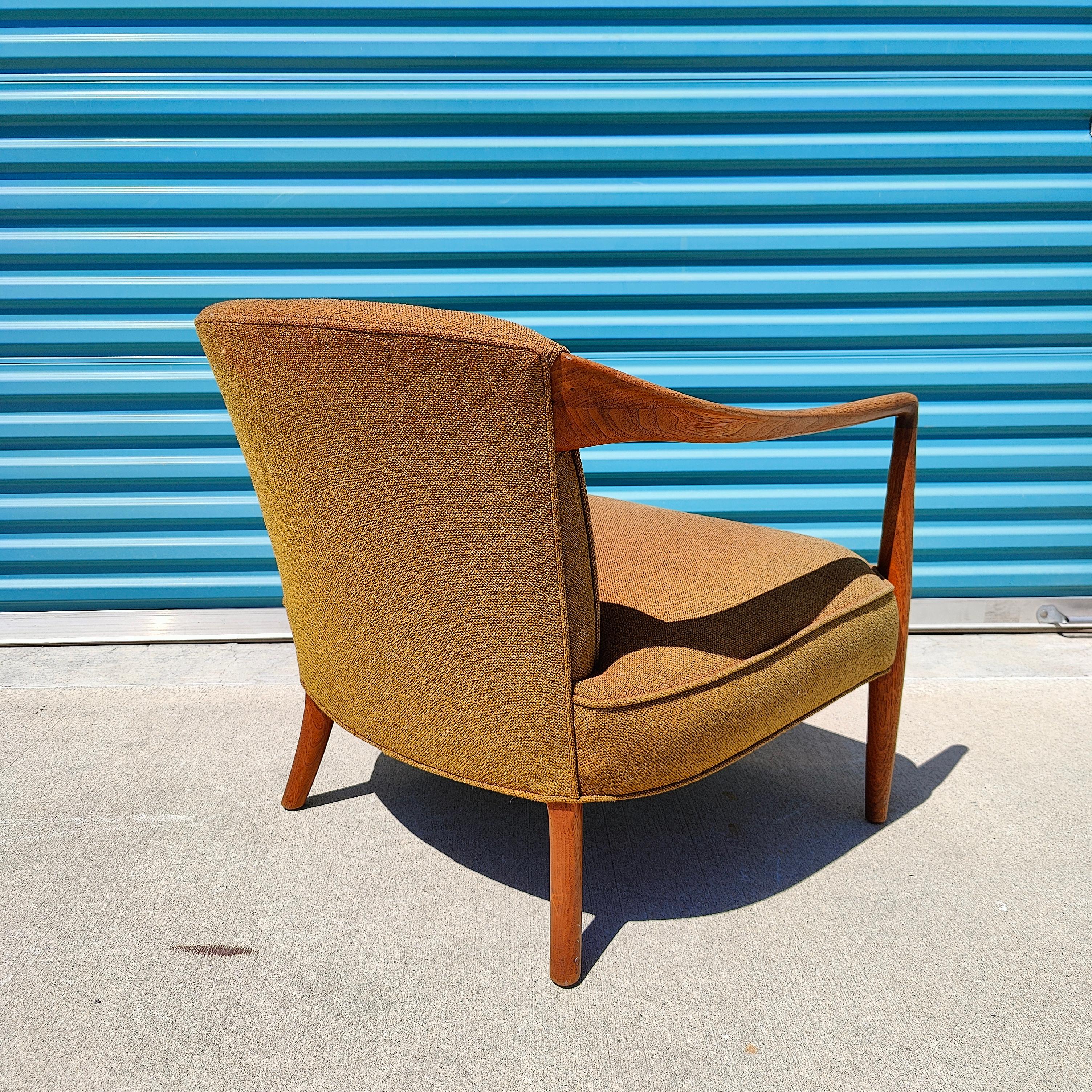 Vintage Mid Century Modern Sculptural Walnut Chair, c1960s  In Good Condition In Chino Hills, CA