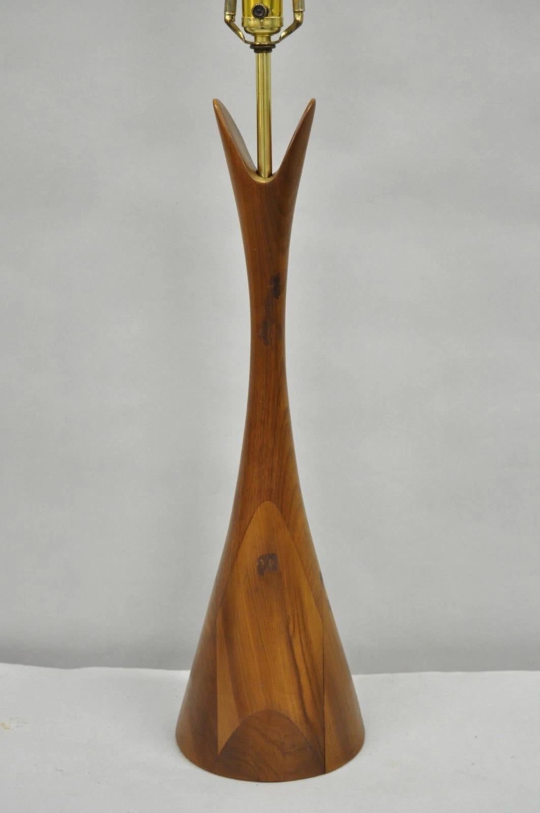 Mid-Century Modern Vintage Mid Century Modern Sculptural Walnut Table Lamp by Modernera Mfg Co For Sale