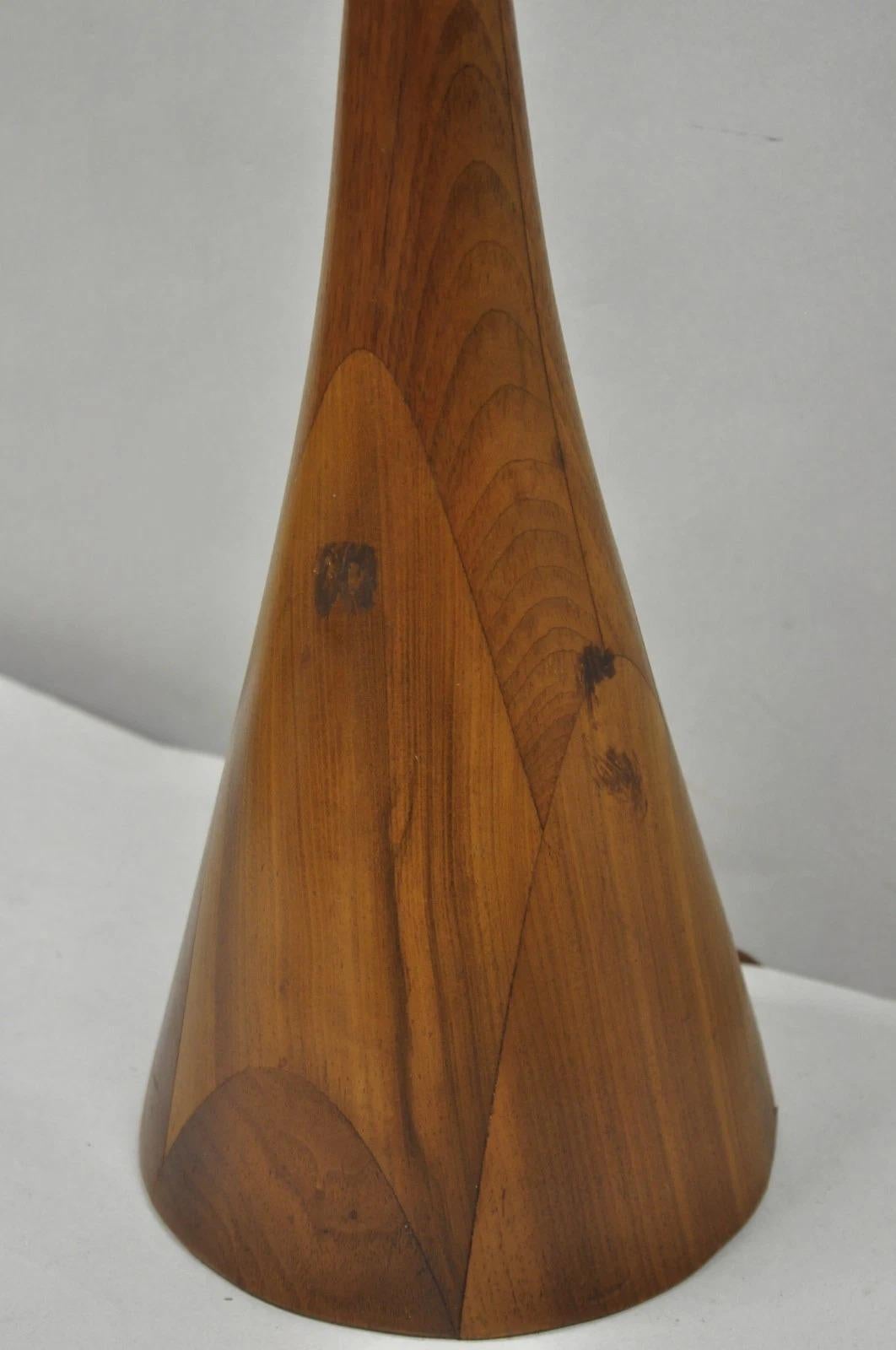 Vintage Mid Century Modern Sculptural Walnut Table Lamp by Modernera Mfg Co For Sale 3