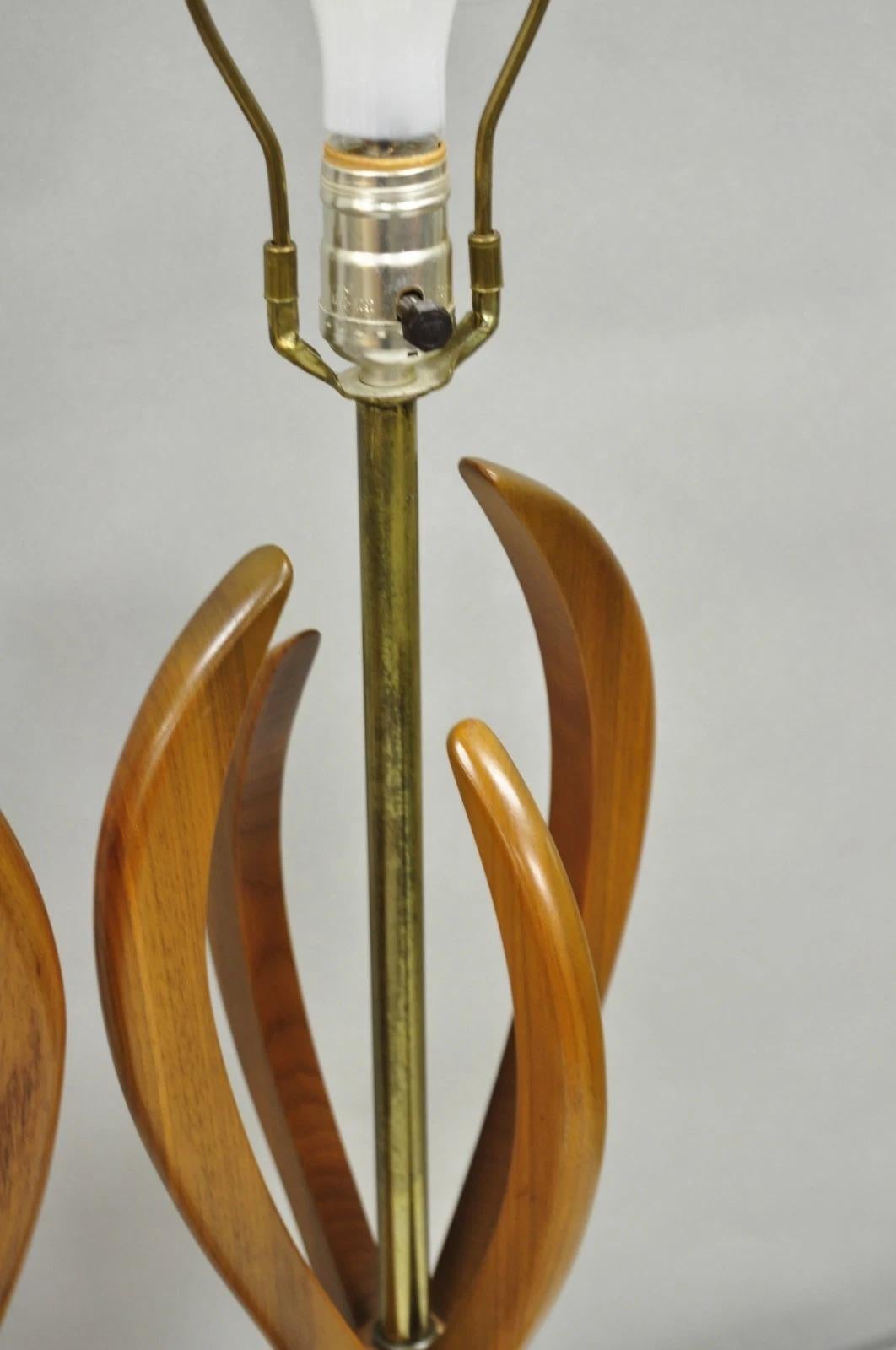 Vintage Mid Century Modern Sculptural Walnut Wood & Brass Table Lamps - a Pair In Good Condition For Sale In Philadelphia, PA