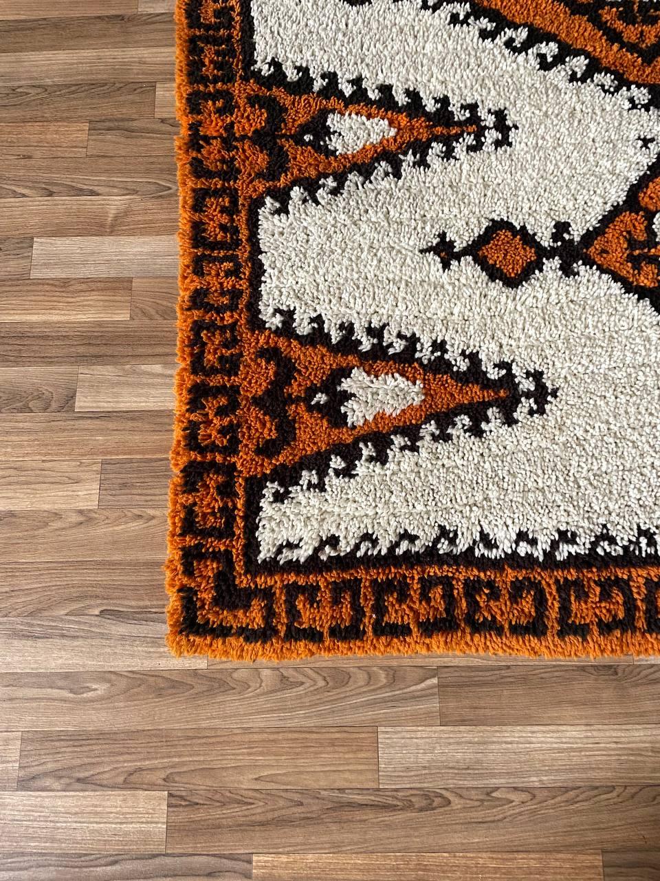 Vintage Mid-Century Modern Shag Rug w/ Geometric Tribal Pattern In Good Condition In Los Angeles, CA