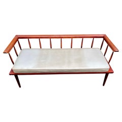 Banc Vintage Mid-Century Modern Shaker Style, 1960's
