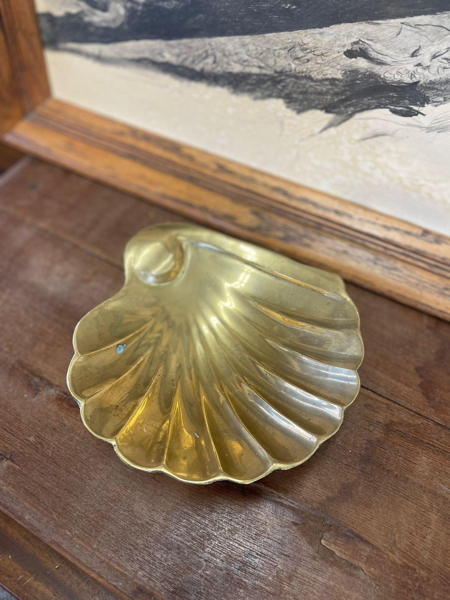 Mid-Century Modern Vintage Mid Century Modern Shell Brass Tone Tray For Sale