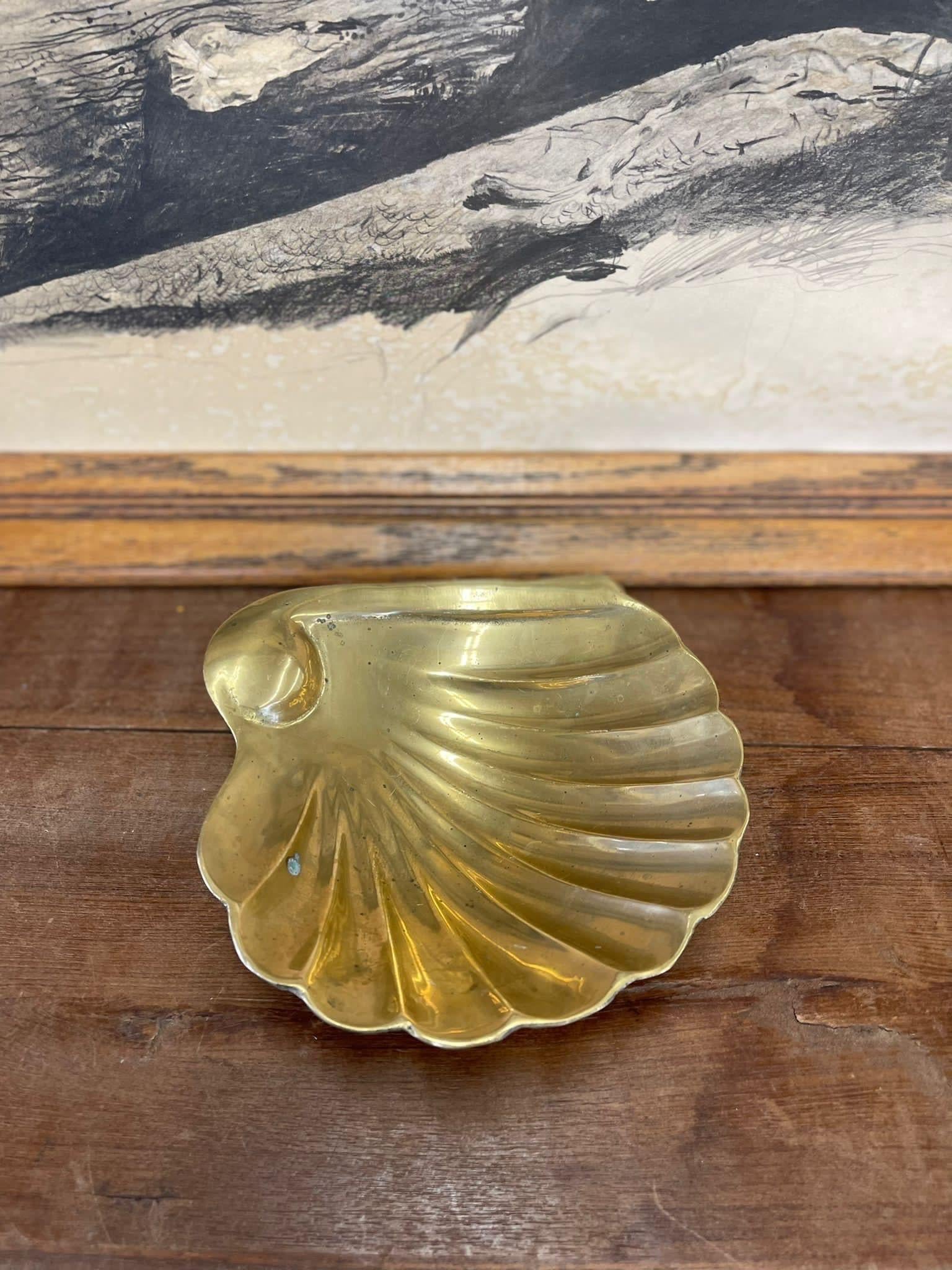 Vintage Mid Century Modern Shell Brass Tone Tray For Sale 1