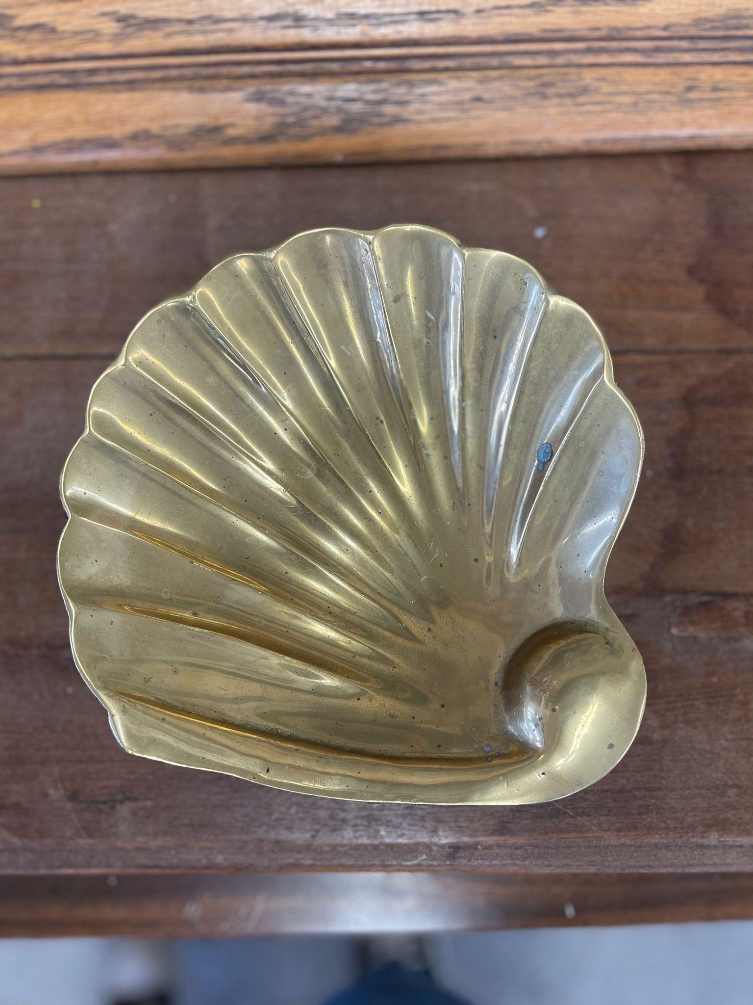 Vintage Mid Century Modern Shell Brass Tone Tray For Sale 2
