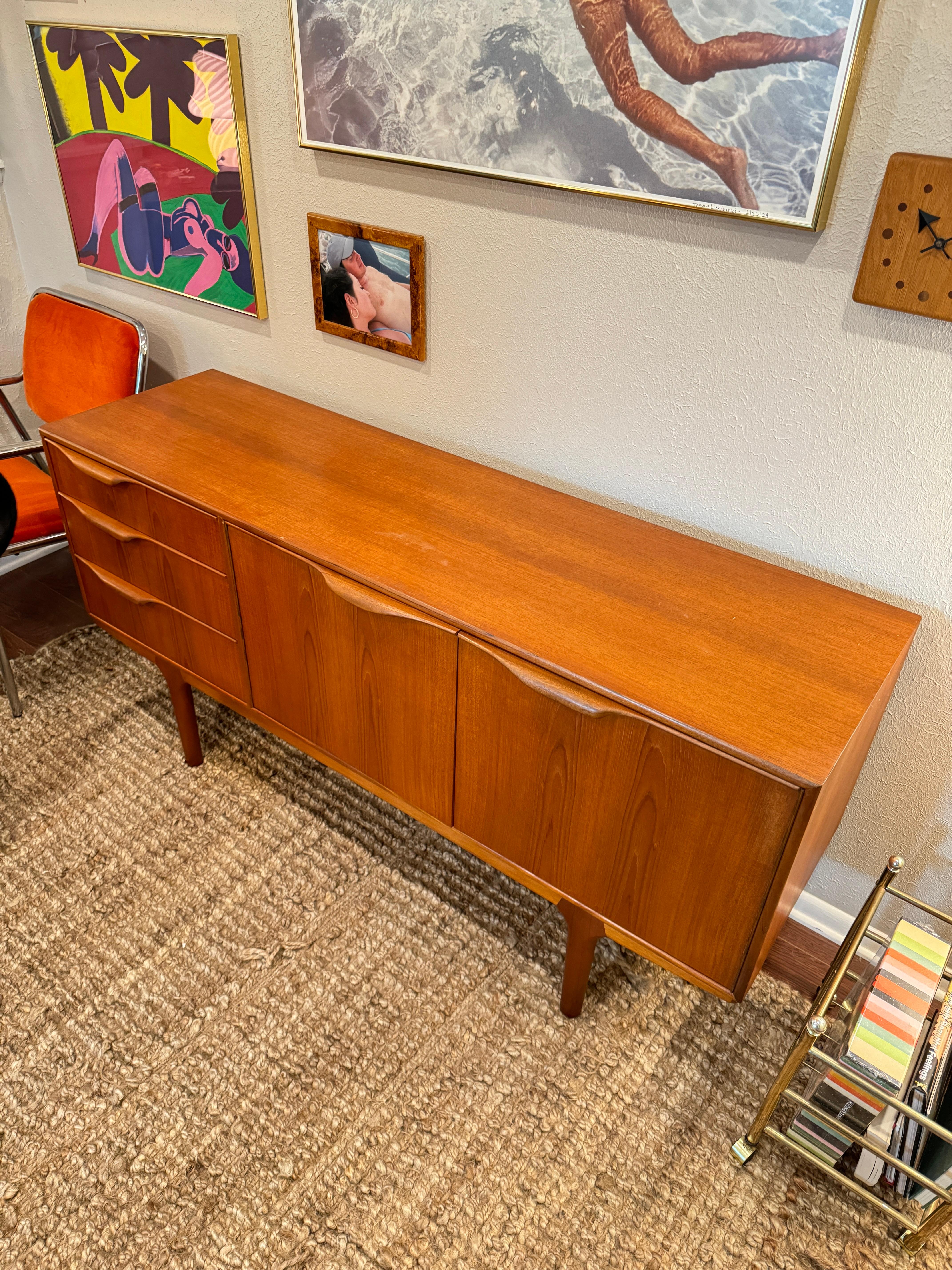 Vintage mid century modern sideboard with folded handles made by McIntosh 9