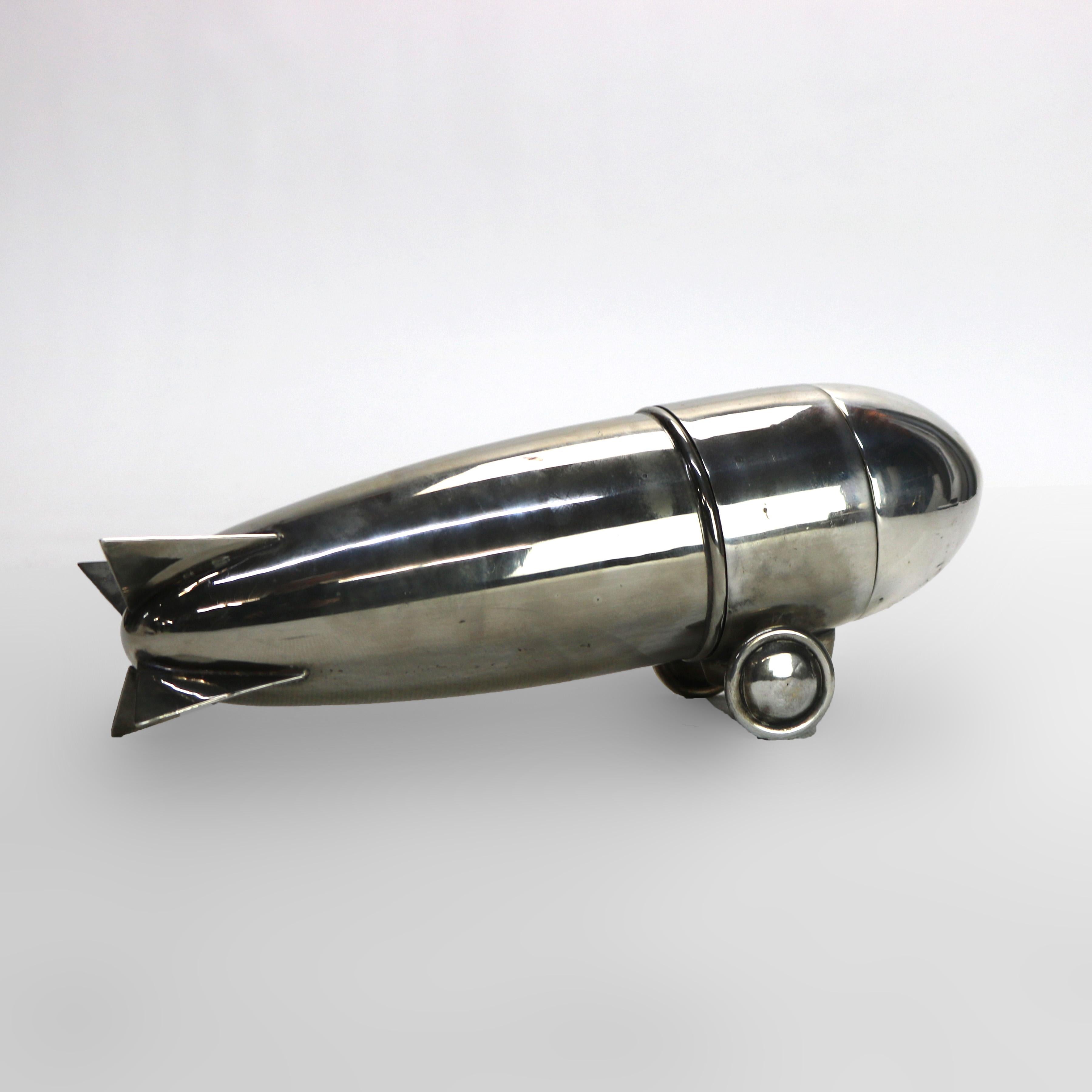 Vintage Mid Century Modern Silver Plated Chrome Zeppelin Cocktail Shaker c1940 In Good Condition For Sale In Big Flats, NY