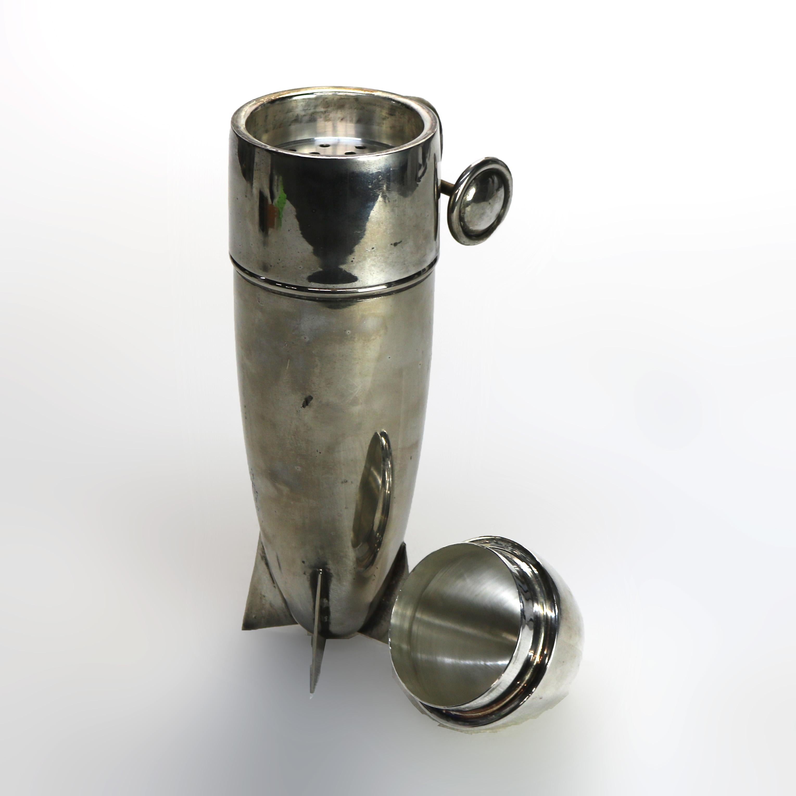 20th Century Vintage Mid Century Modern Silver Plated Chrome Zeppelin Cocktail Shaker c1940 For Sale