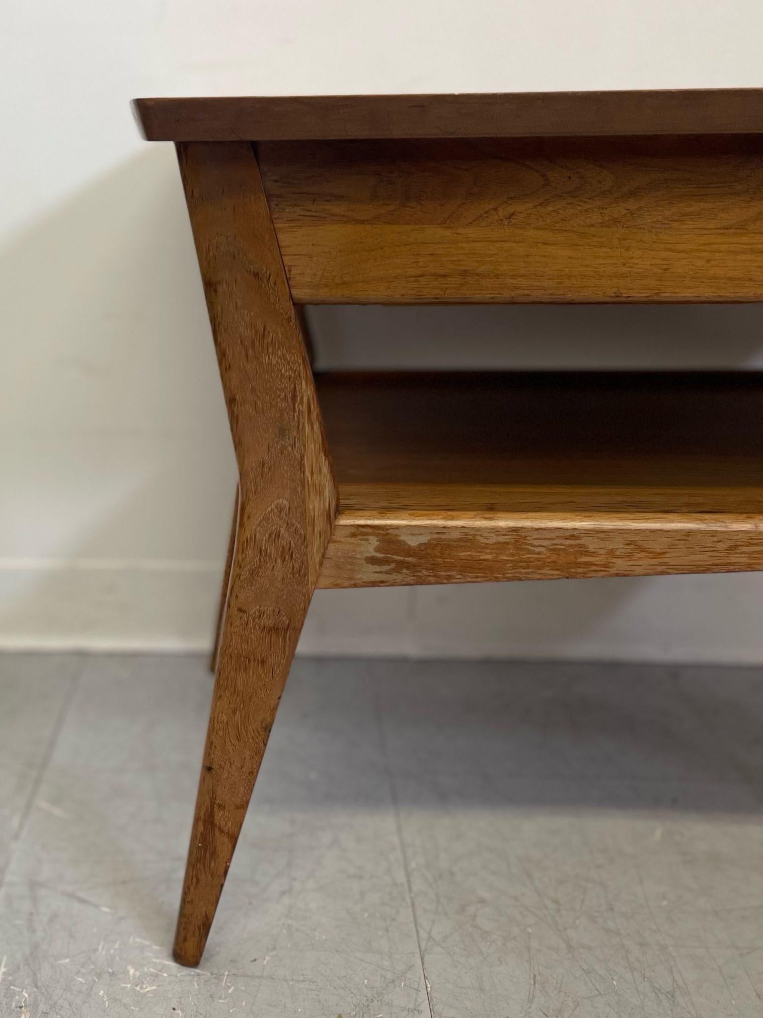 Mid-20th Century Vintage Mid Century Modern Single Drawer End Table by Mersman. For Sale