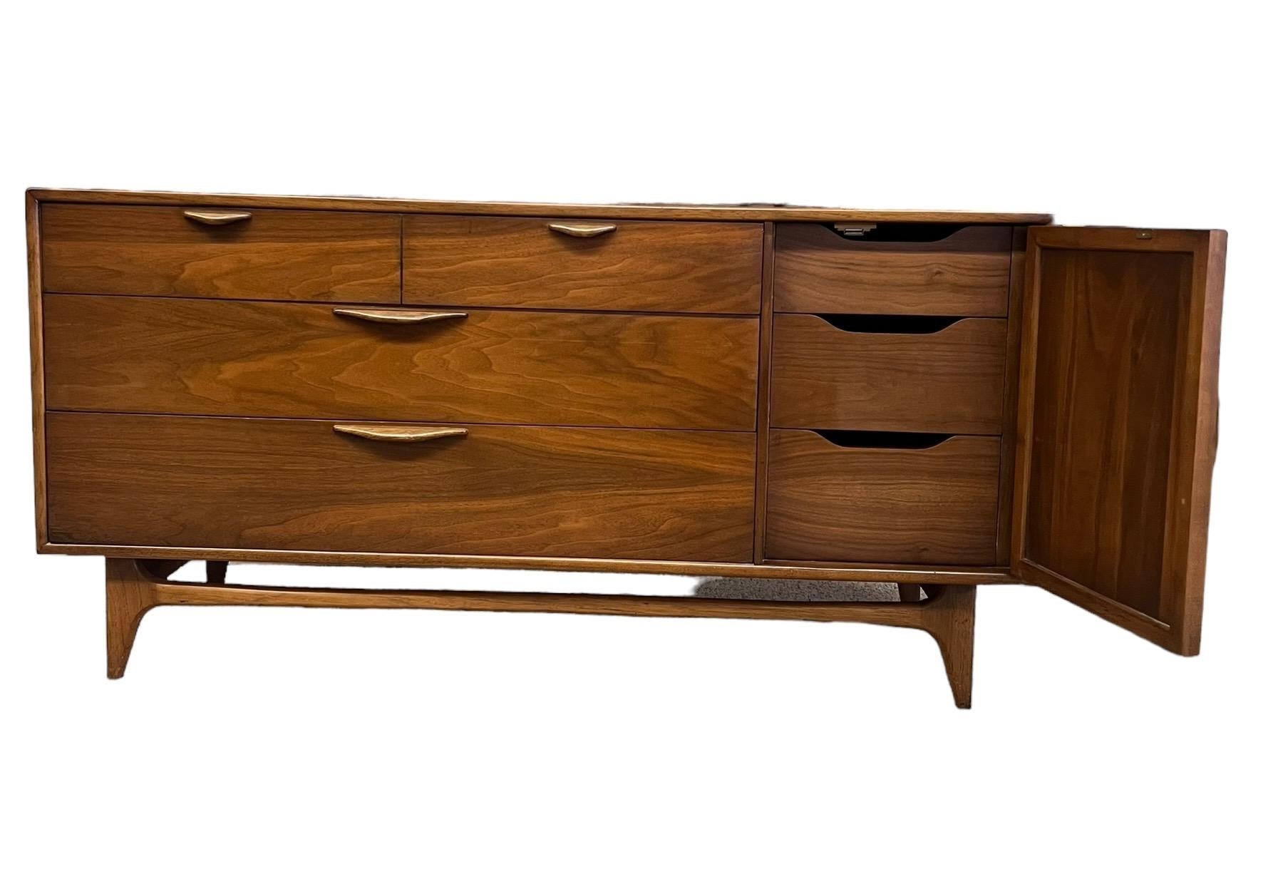 Fine XX secolo Comò a sei cassetti Vintage Mid Century Modern di Lane Furniture Company
