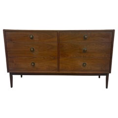 Vintage Mid Century Modern Six Drawer Dresser Dovetail Drawers.
