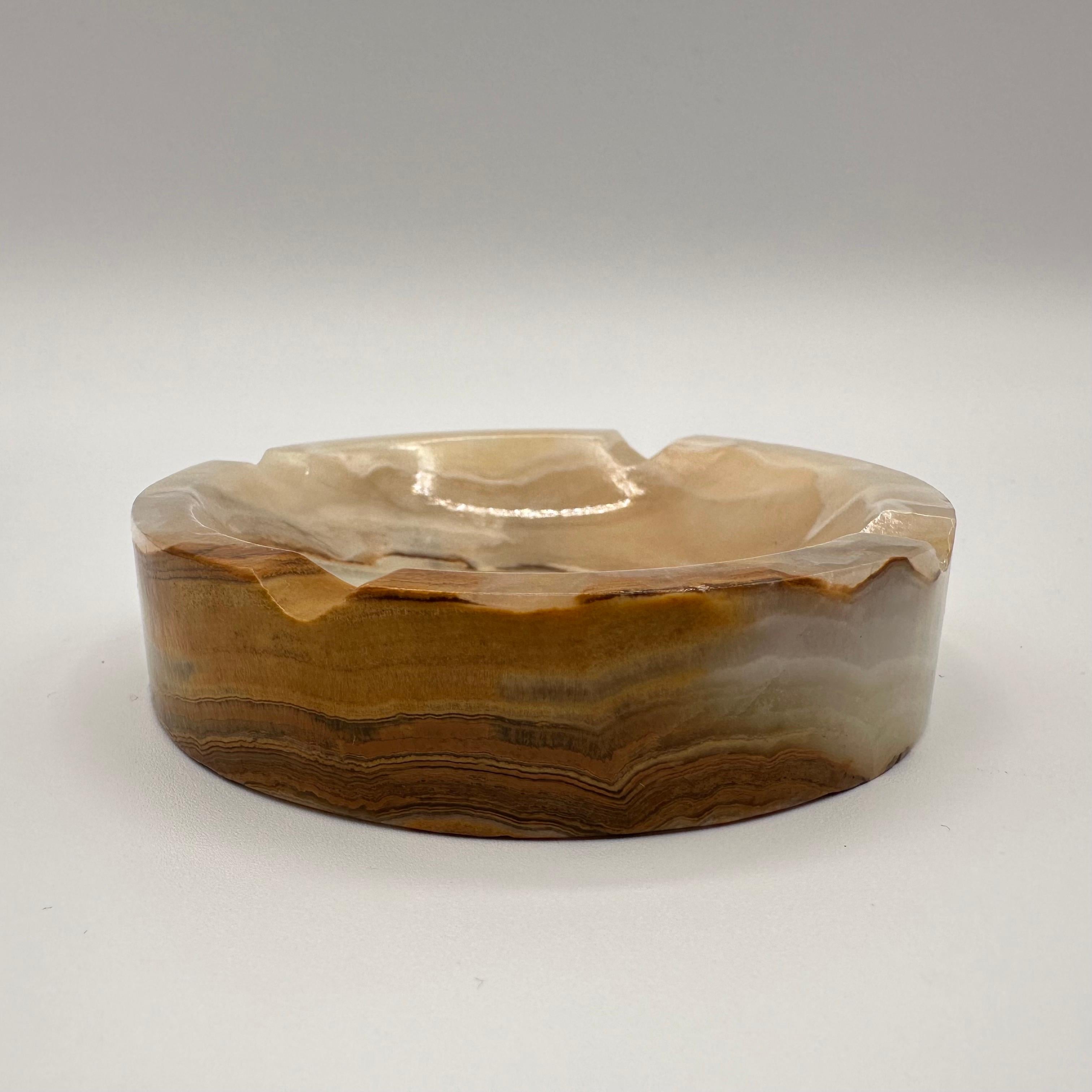 20th Century Vintage Mid Century Modern Small Round Onyx Stone Ashtray  For Sale